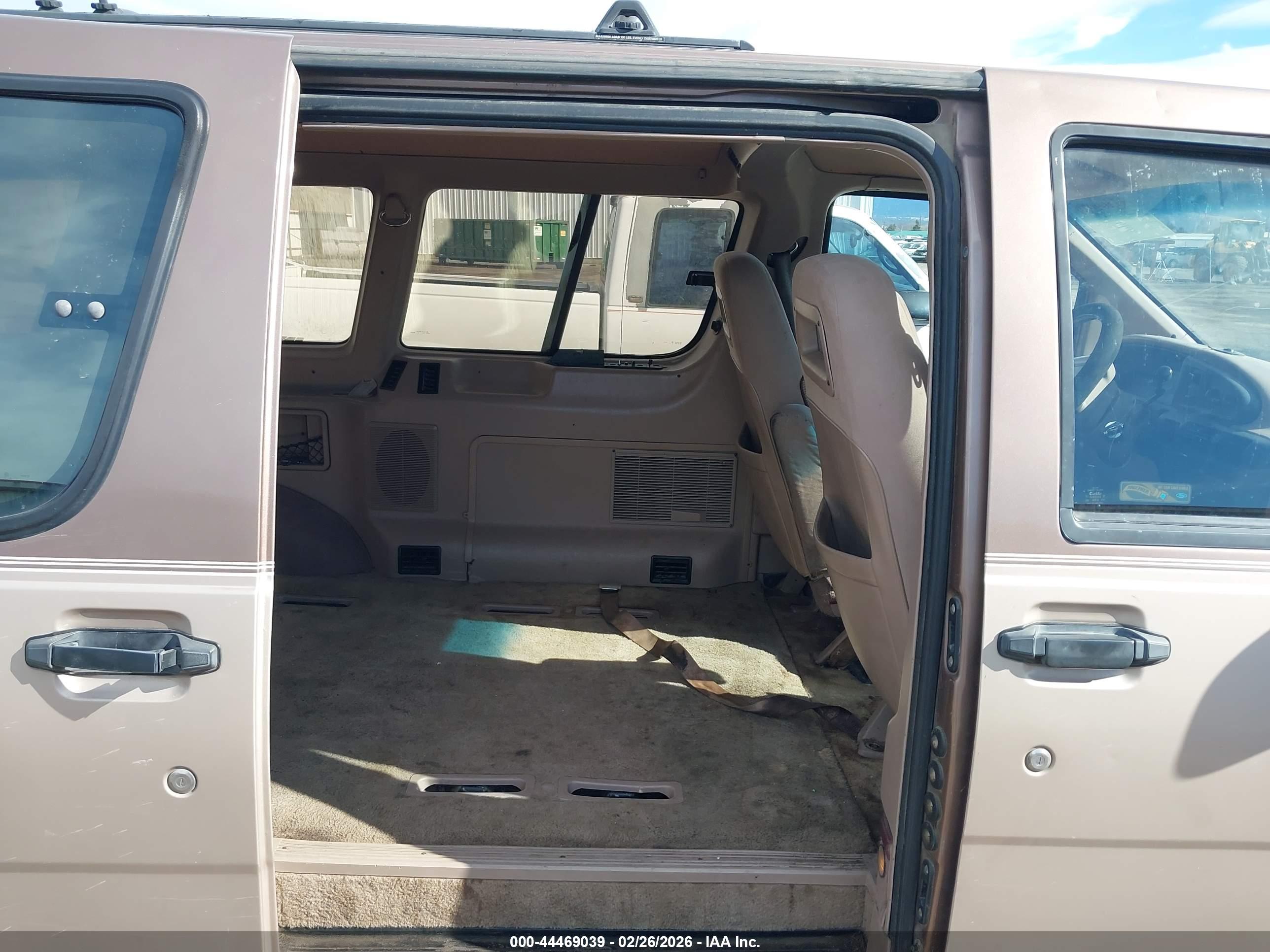FORD AEROSTAR image 8