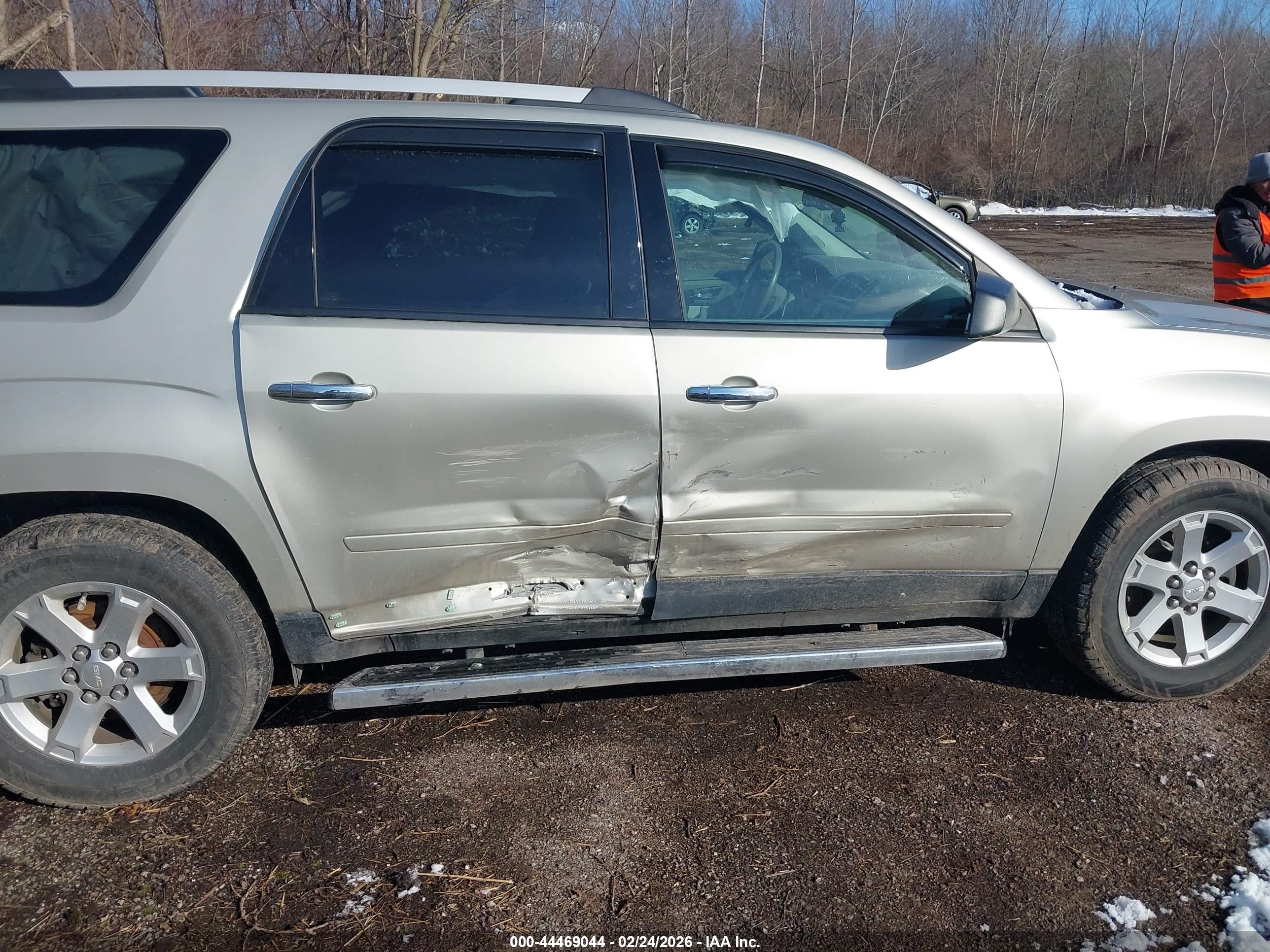 GMC ACADIA image 6