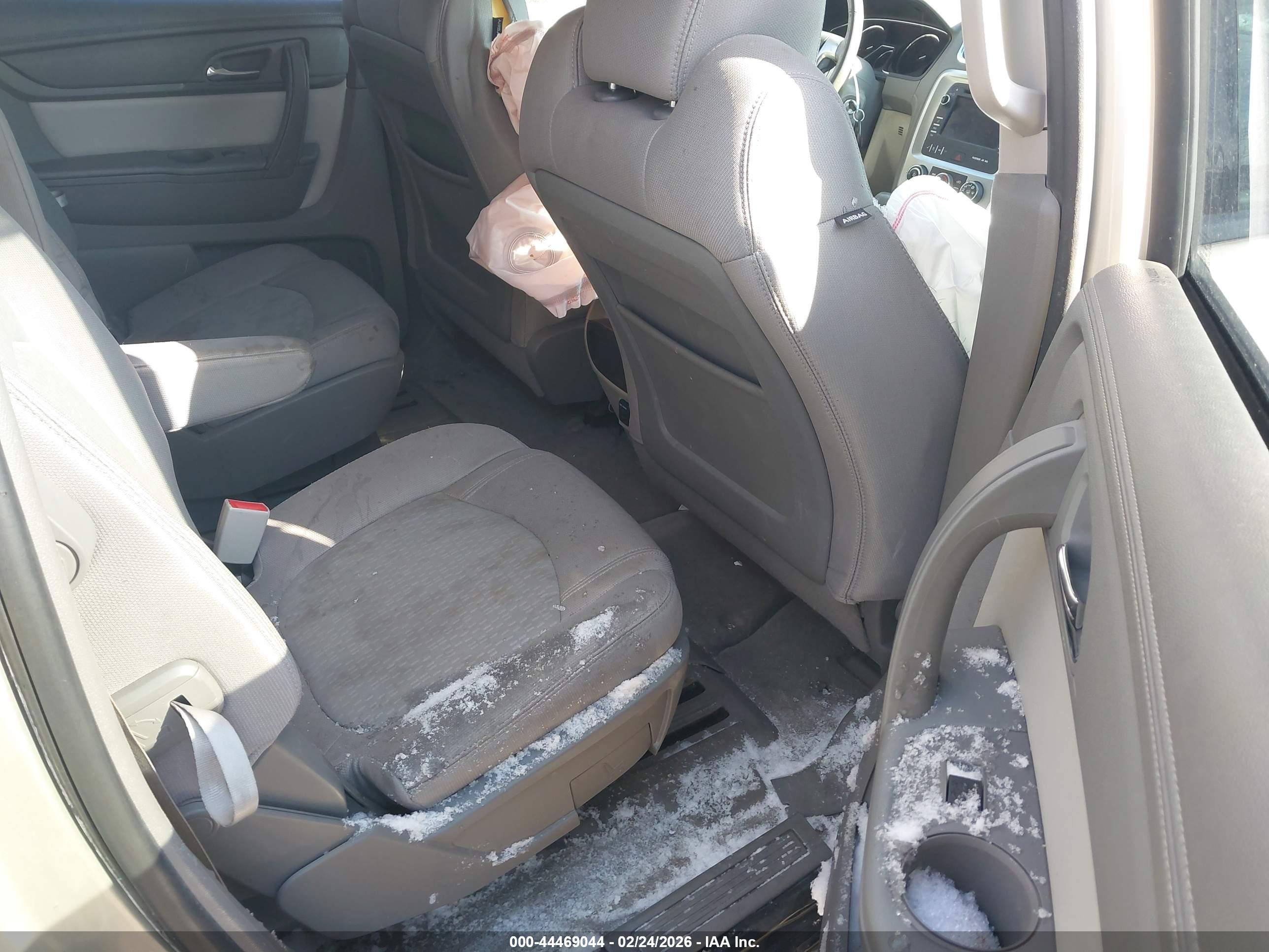 GMC ACADIA image 8