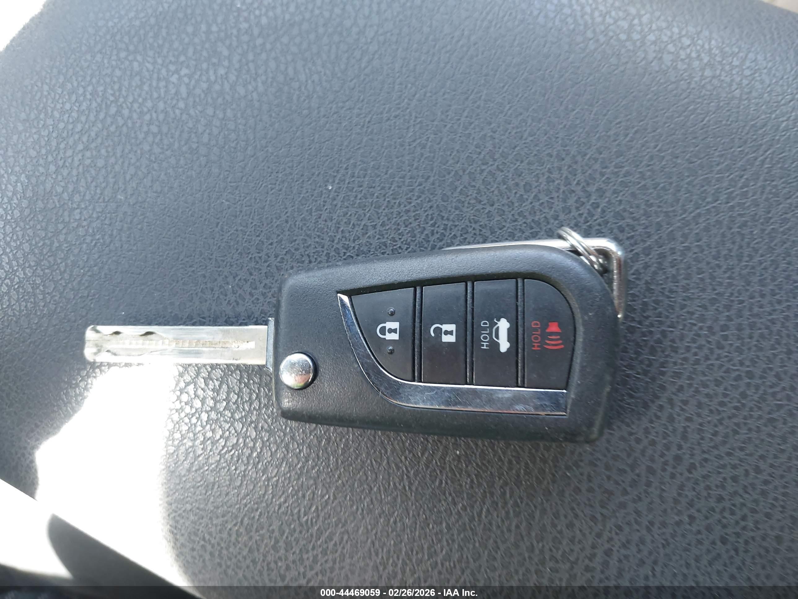 TOYOTA CAMRY image 11