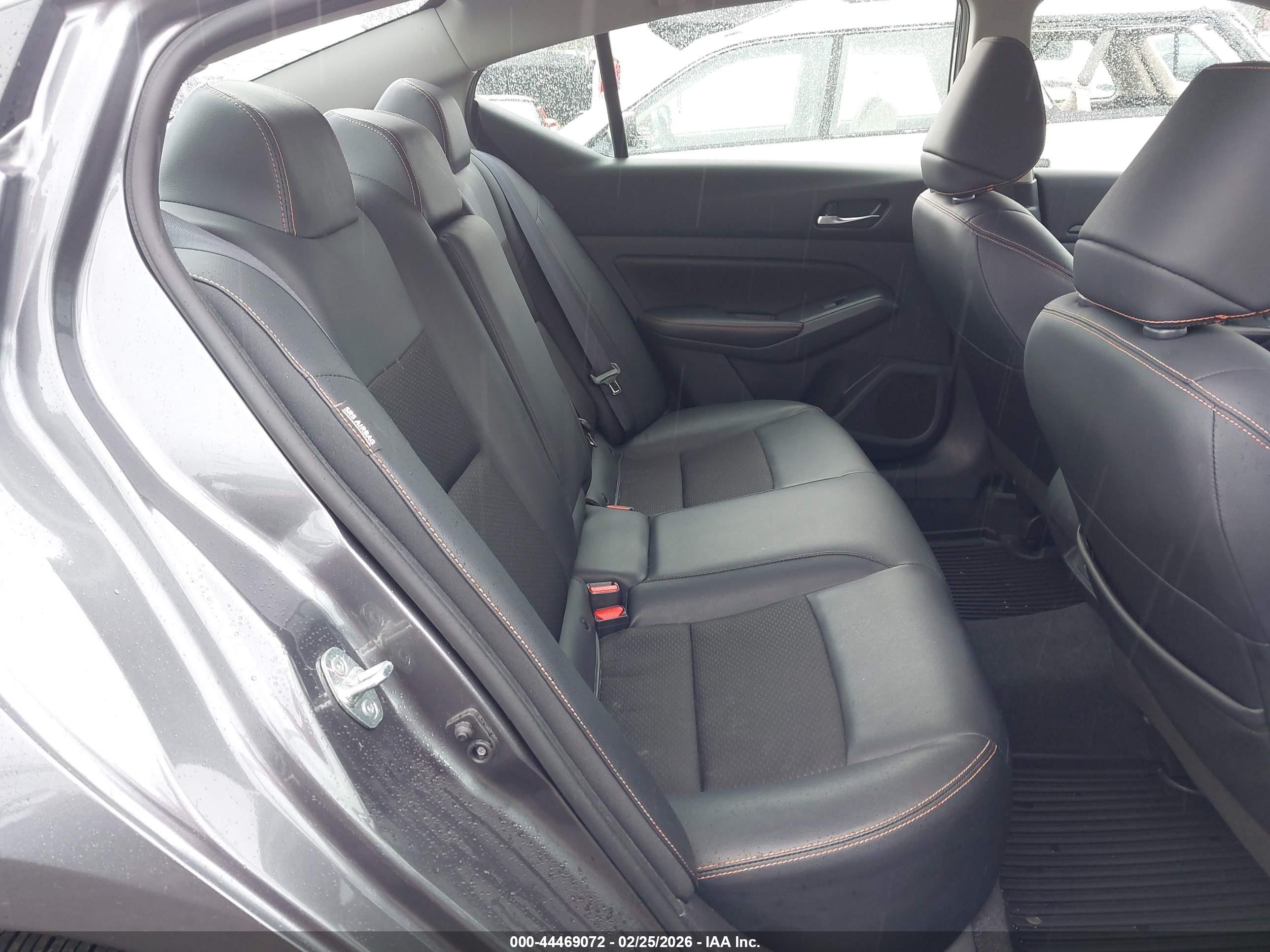 NISSAN ALTIMA image 8