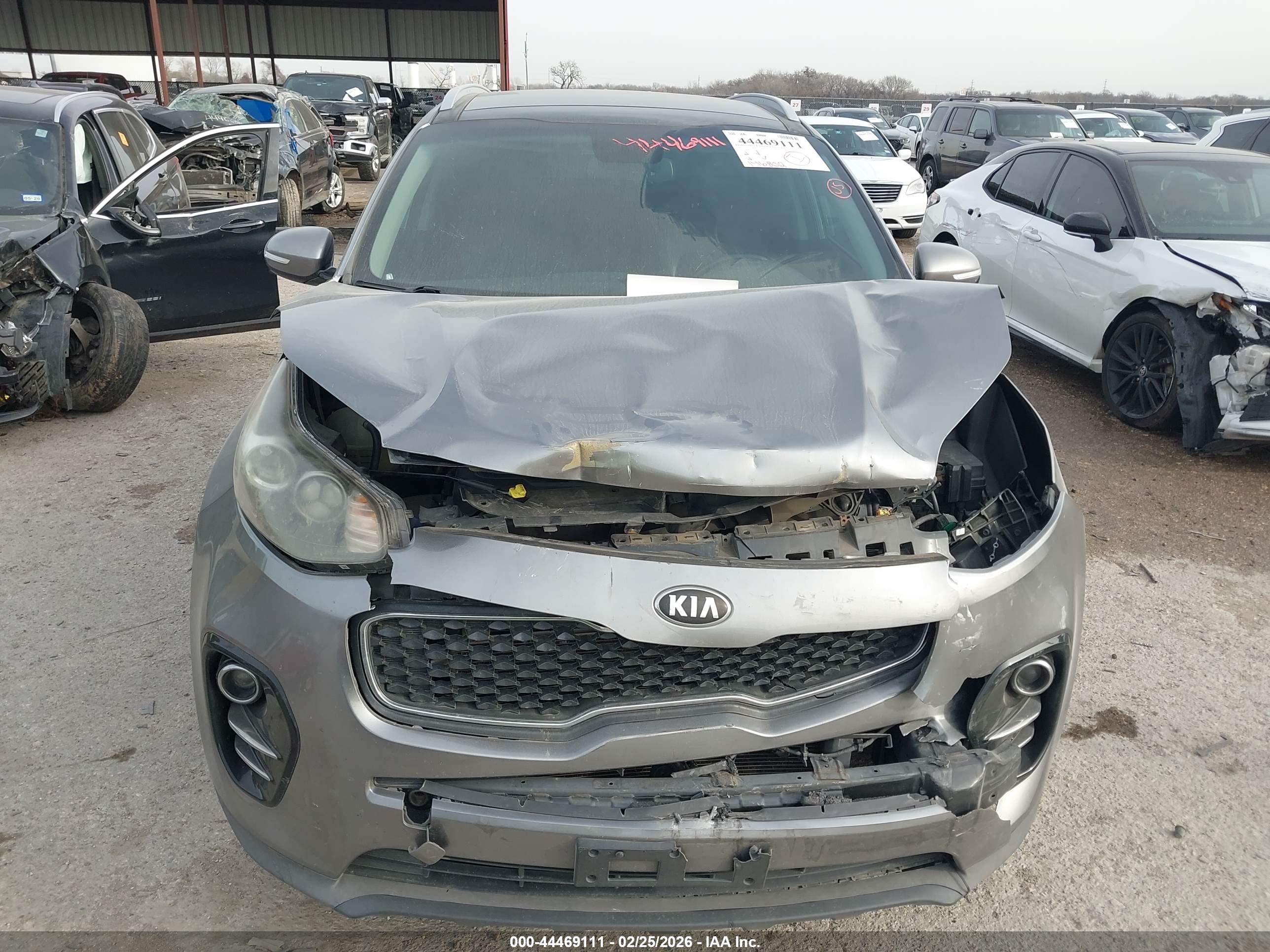 KIA SPORTAGE image 6