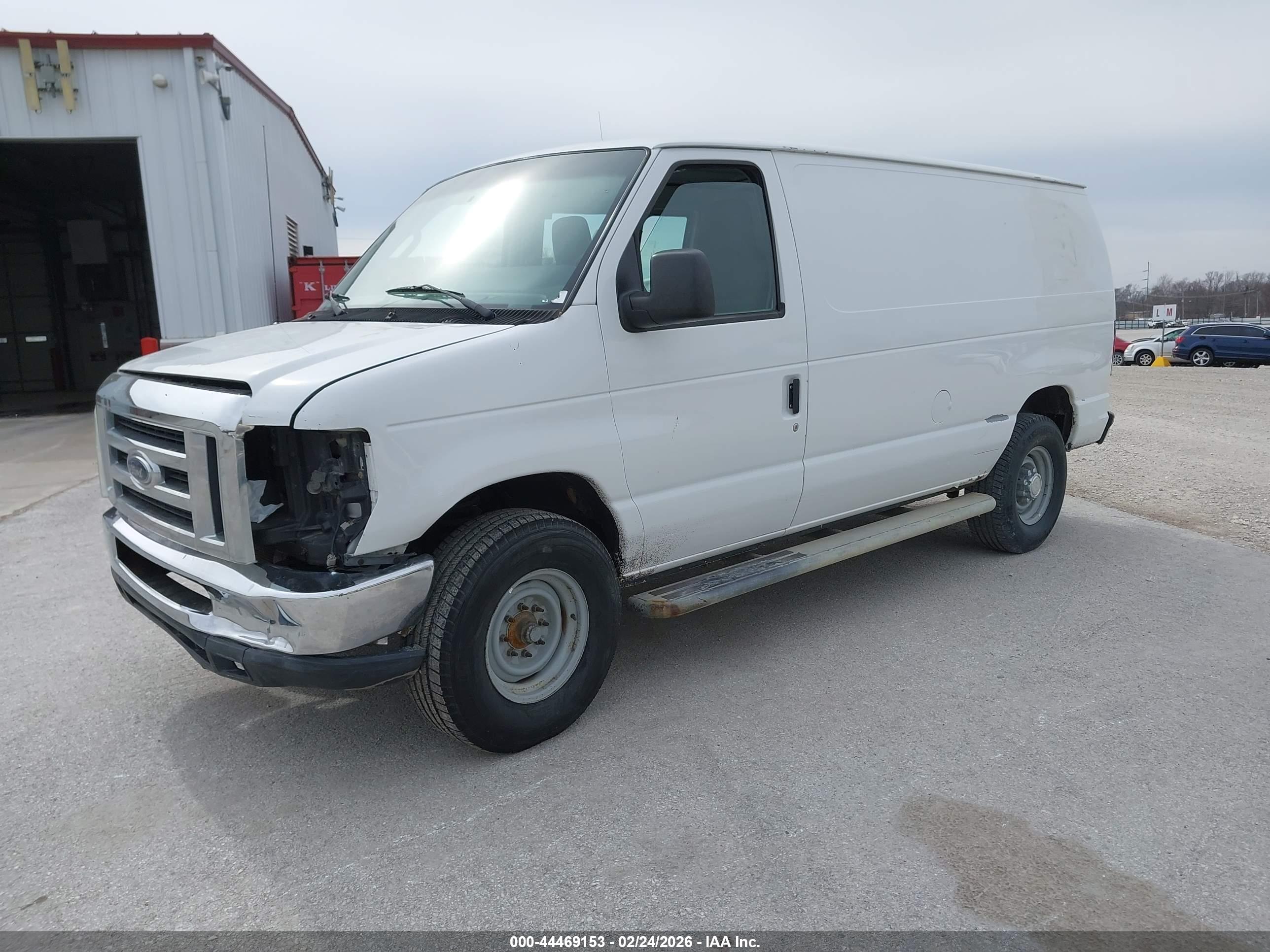 FORD E-250 image 2