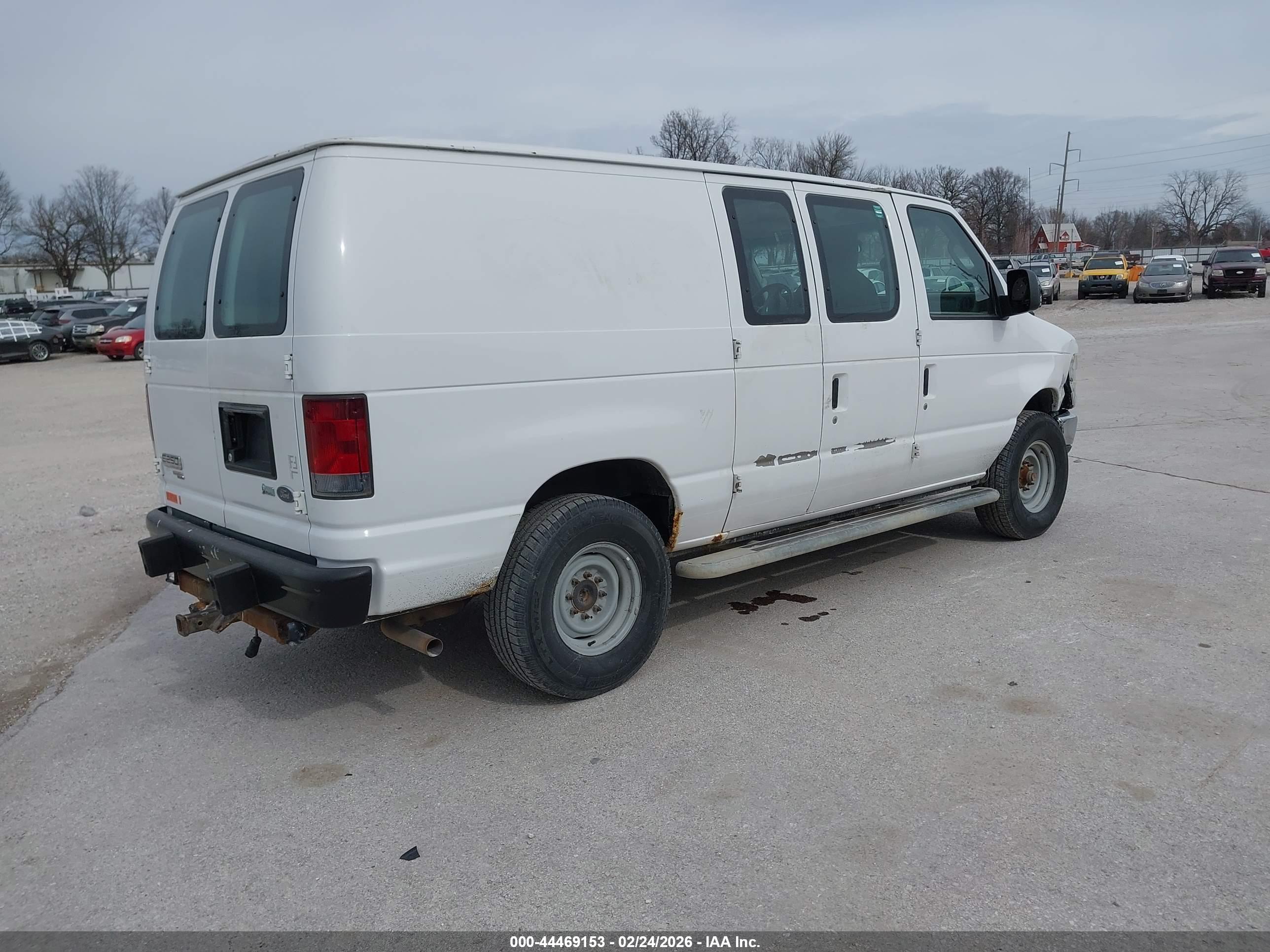 FORD E-250 image 4