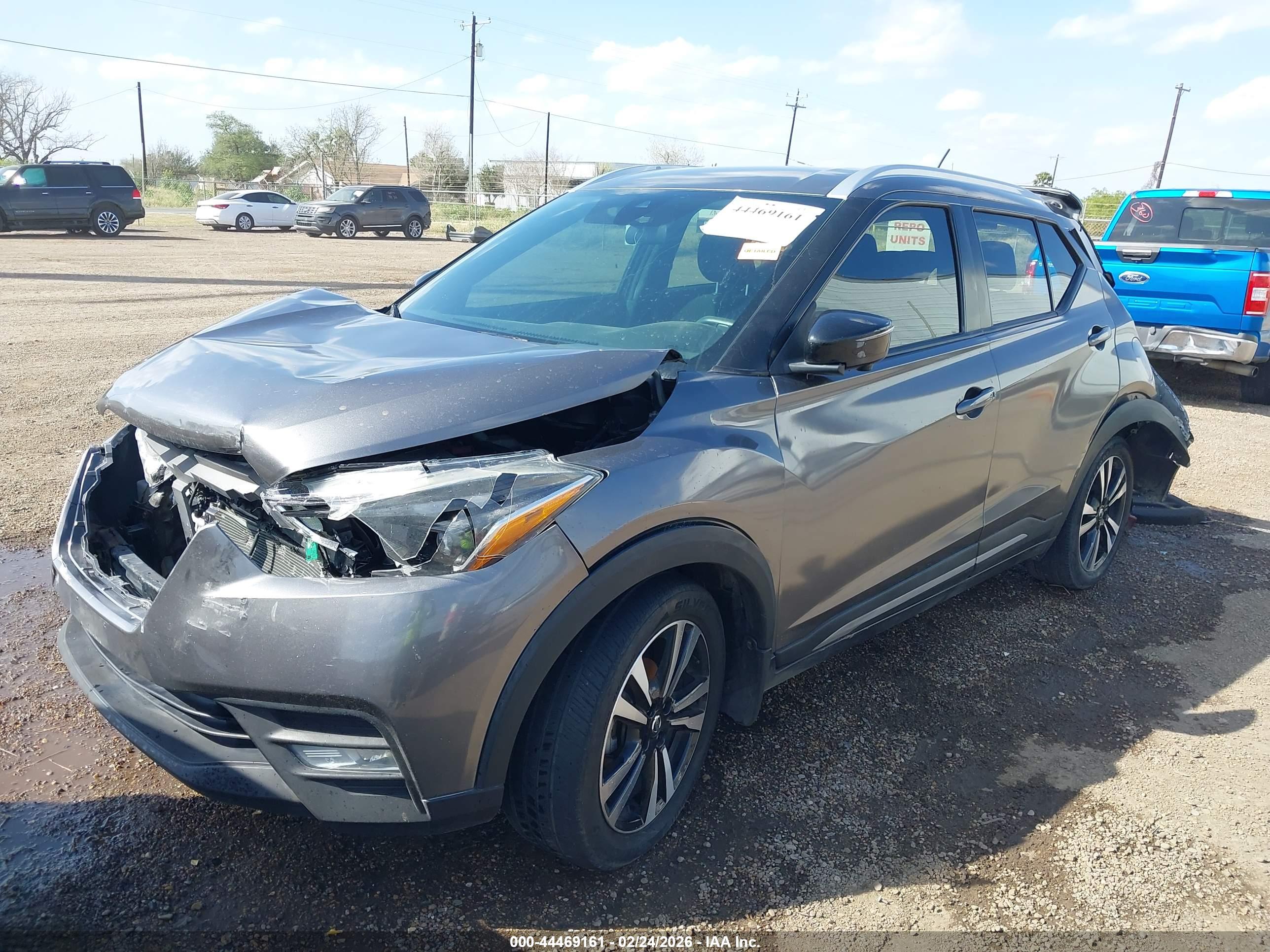 NISSAN KICKS image 6
