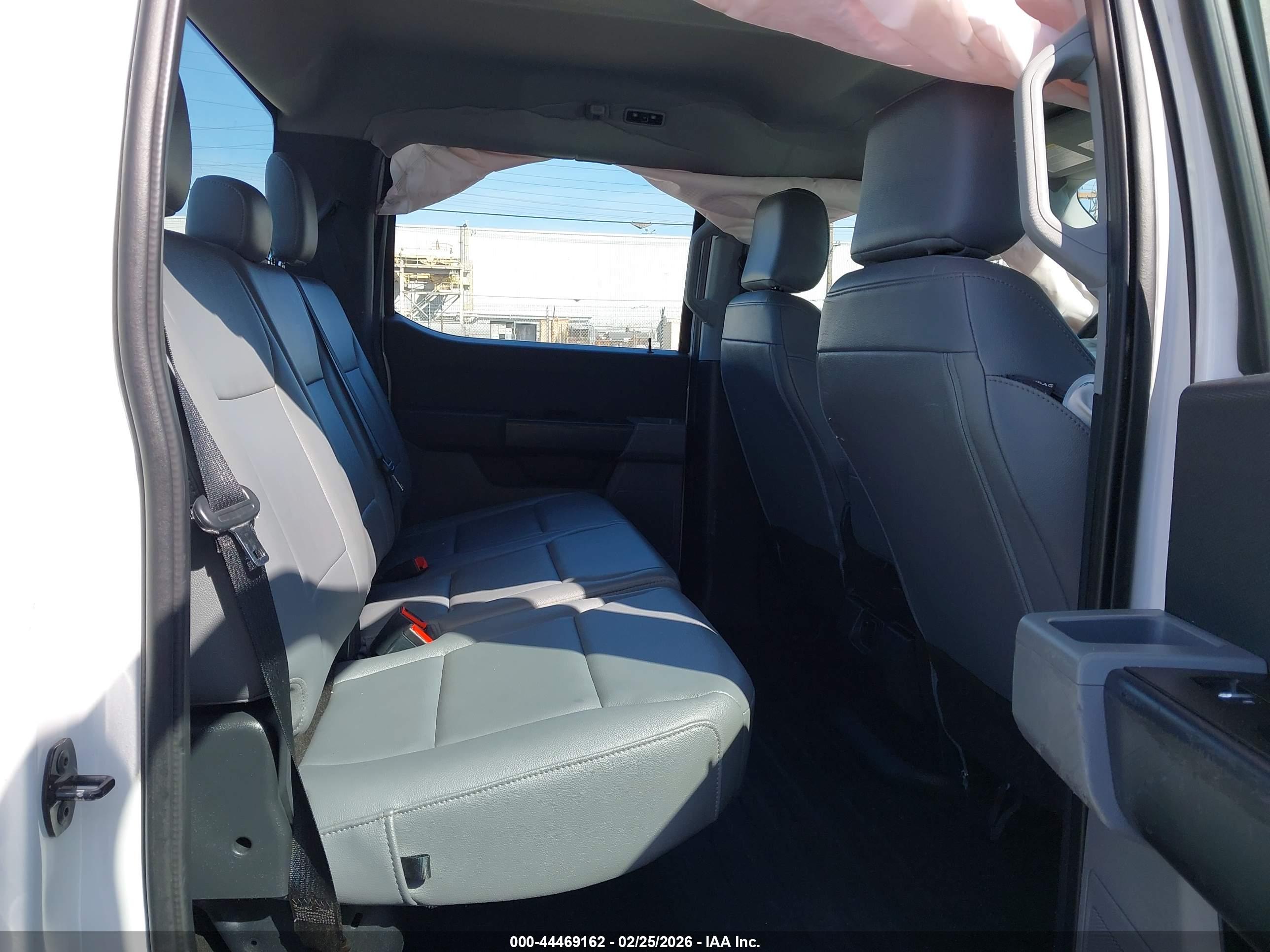 FORD F-150 image 8