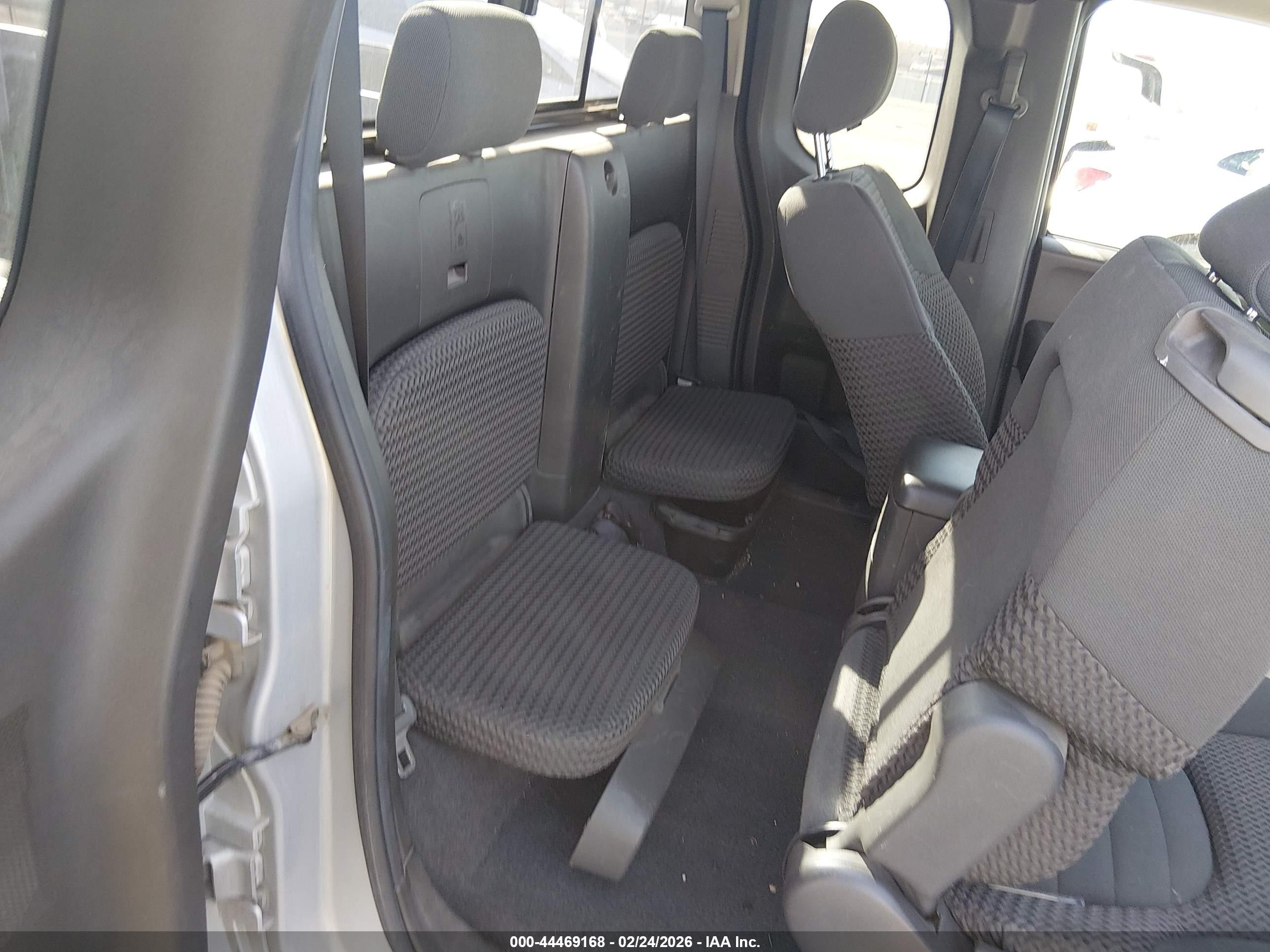 NISSAN FRONTIER image 8