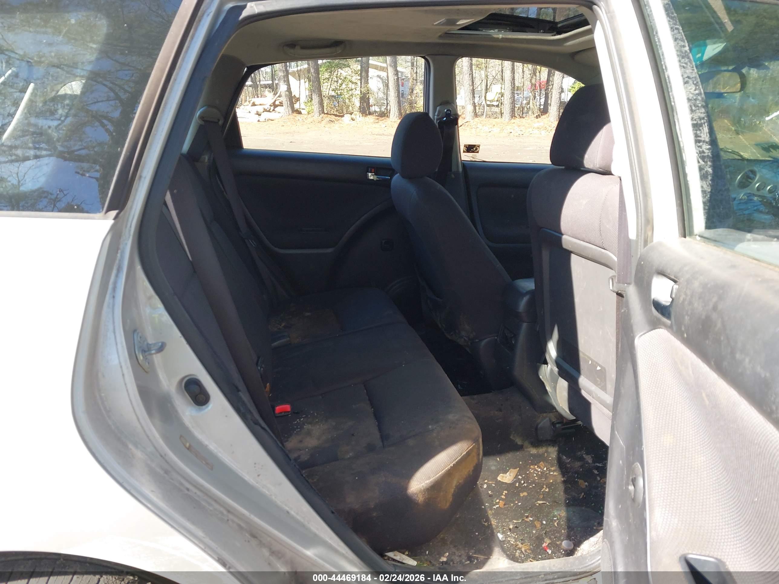 TOYOTA MATRIX image 8