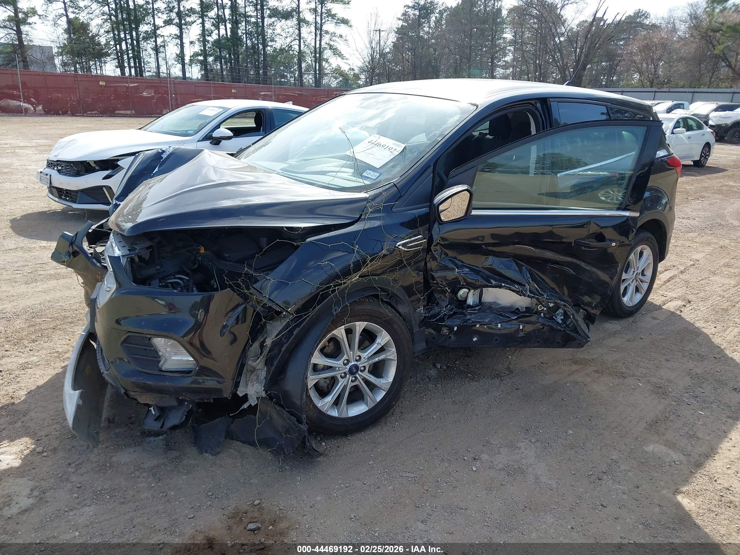 FORD ESCAPE image 2