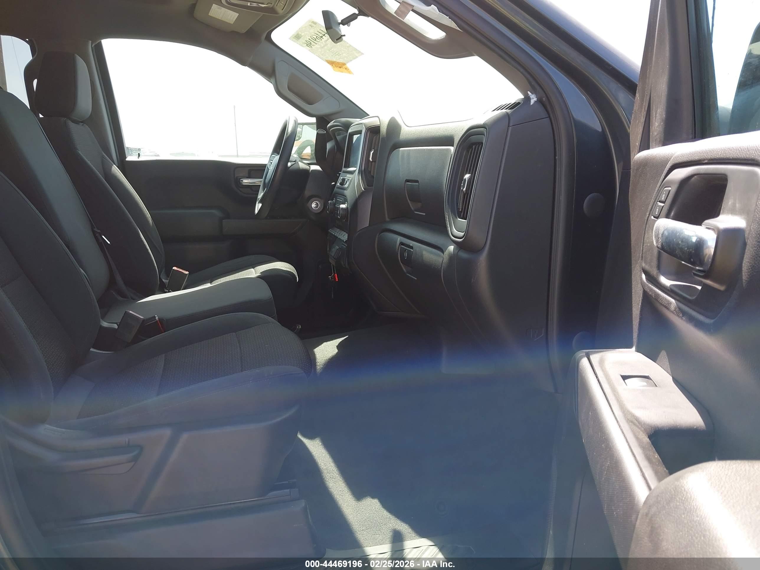 CHEVROLET SILVERADO image 5