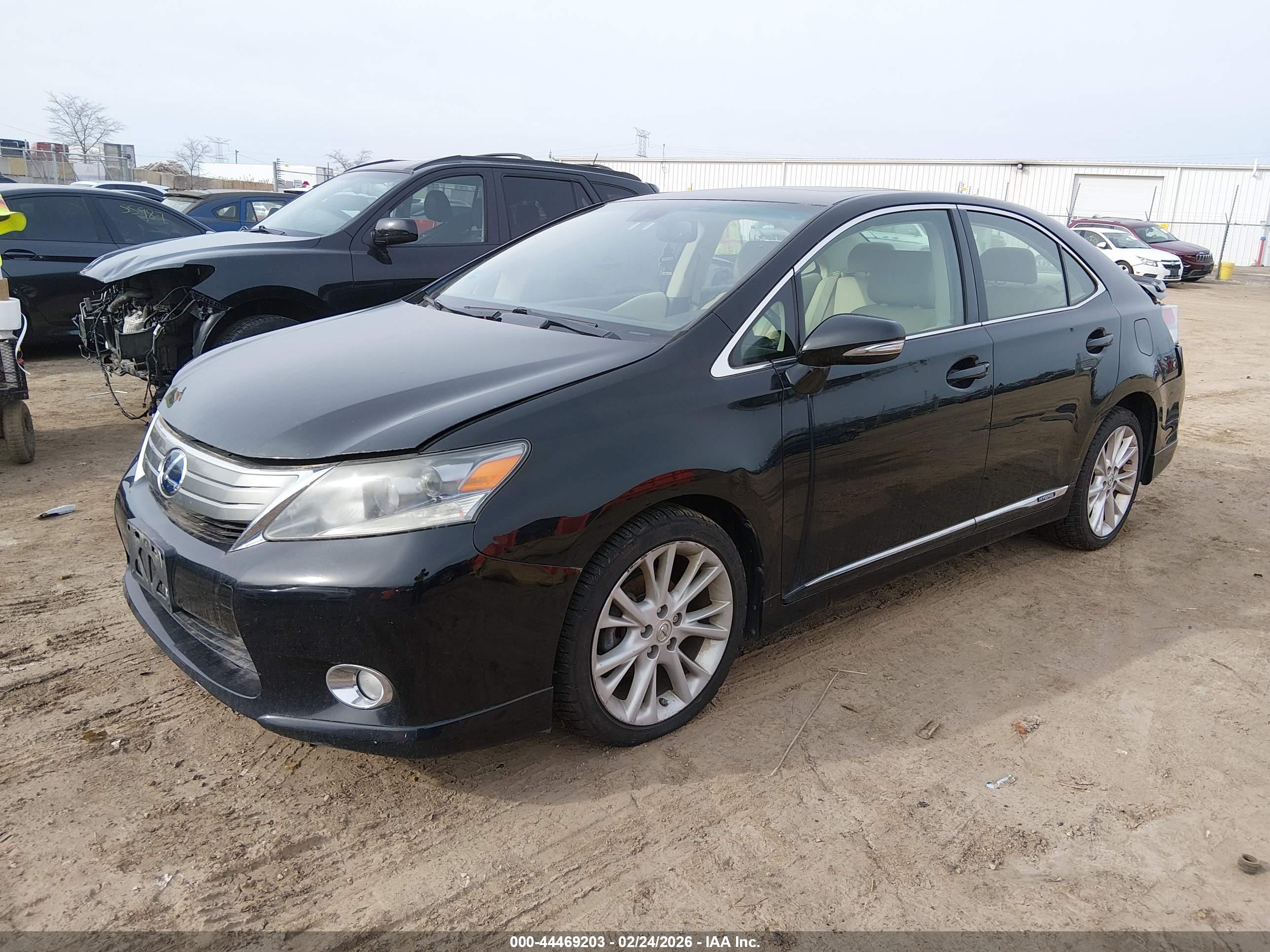 LEXUS HS image 2