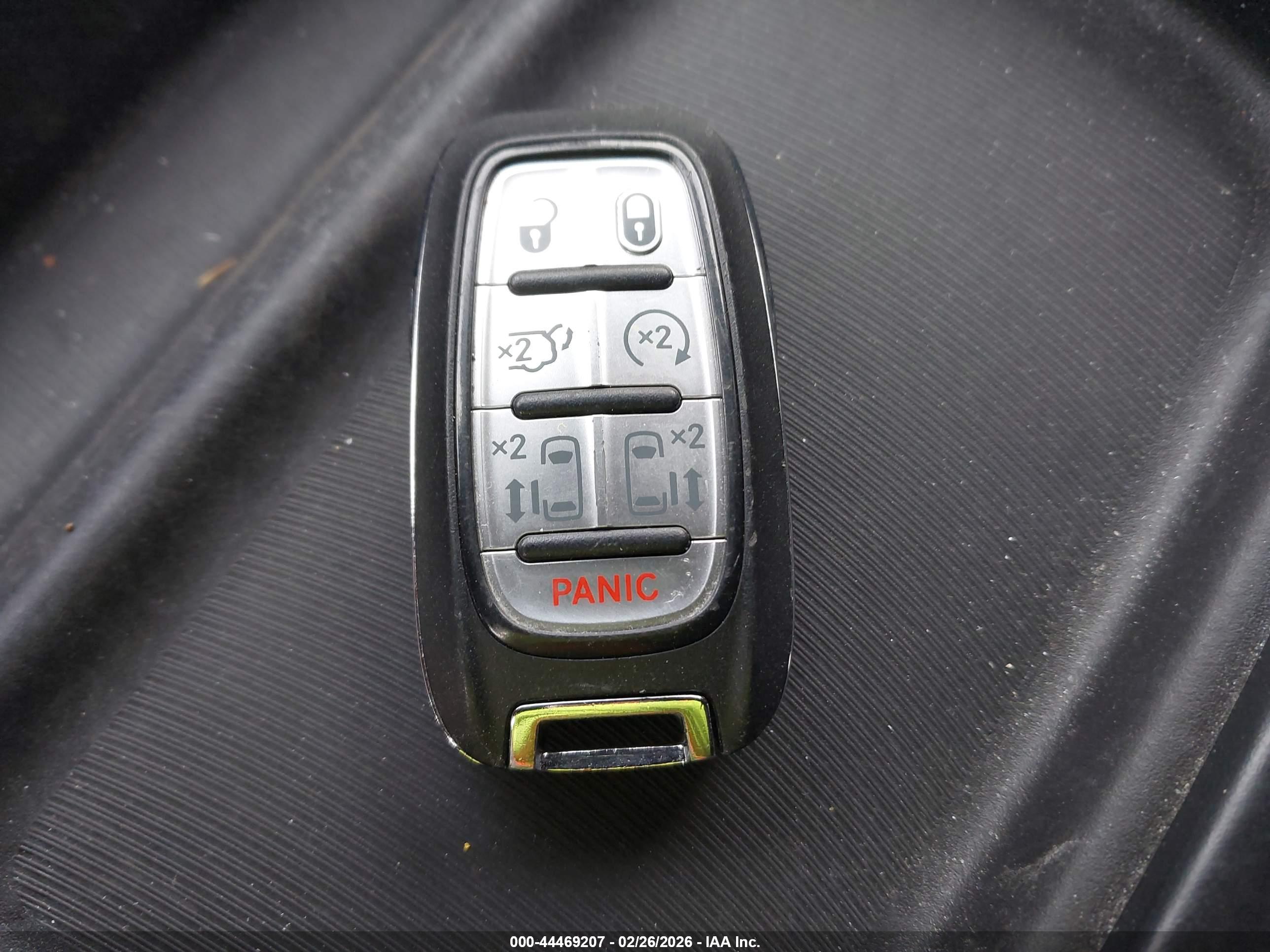 CHRYSLER PACIFICA image 11
