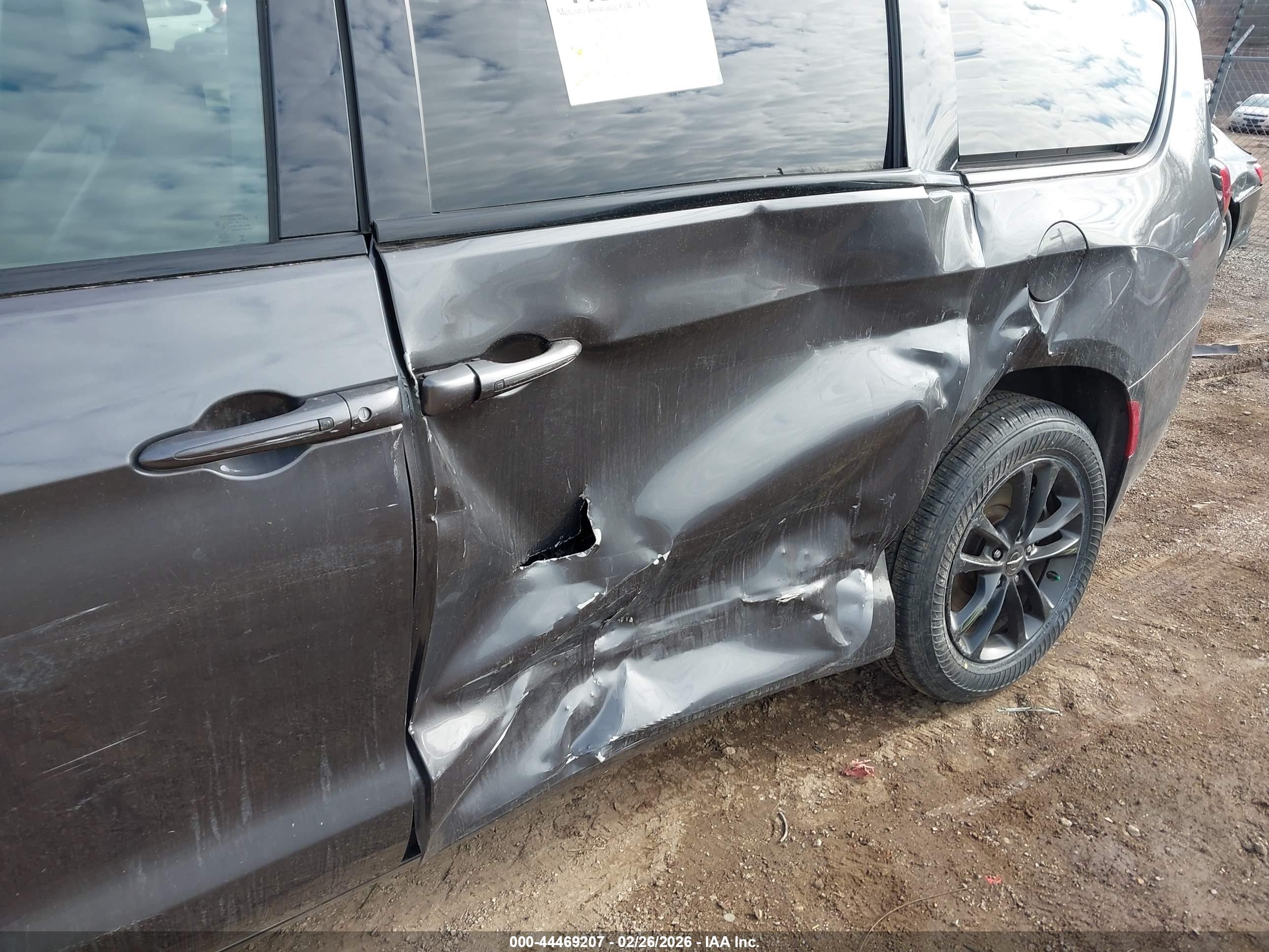CHRYSLER PACIFICA image 6