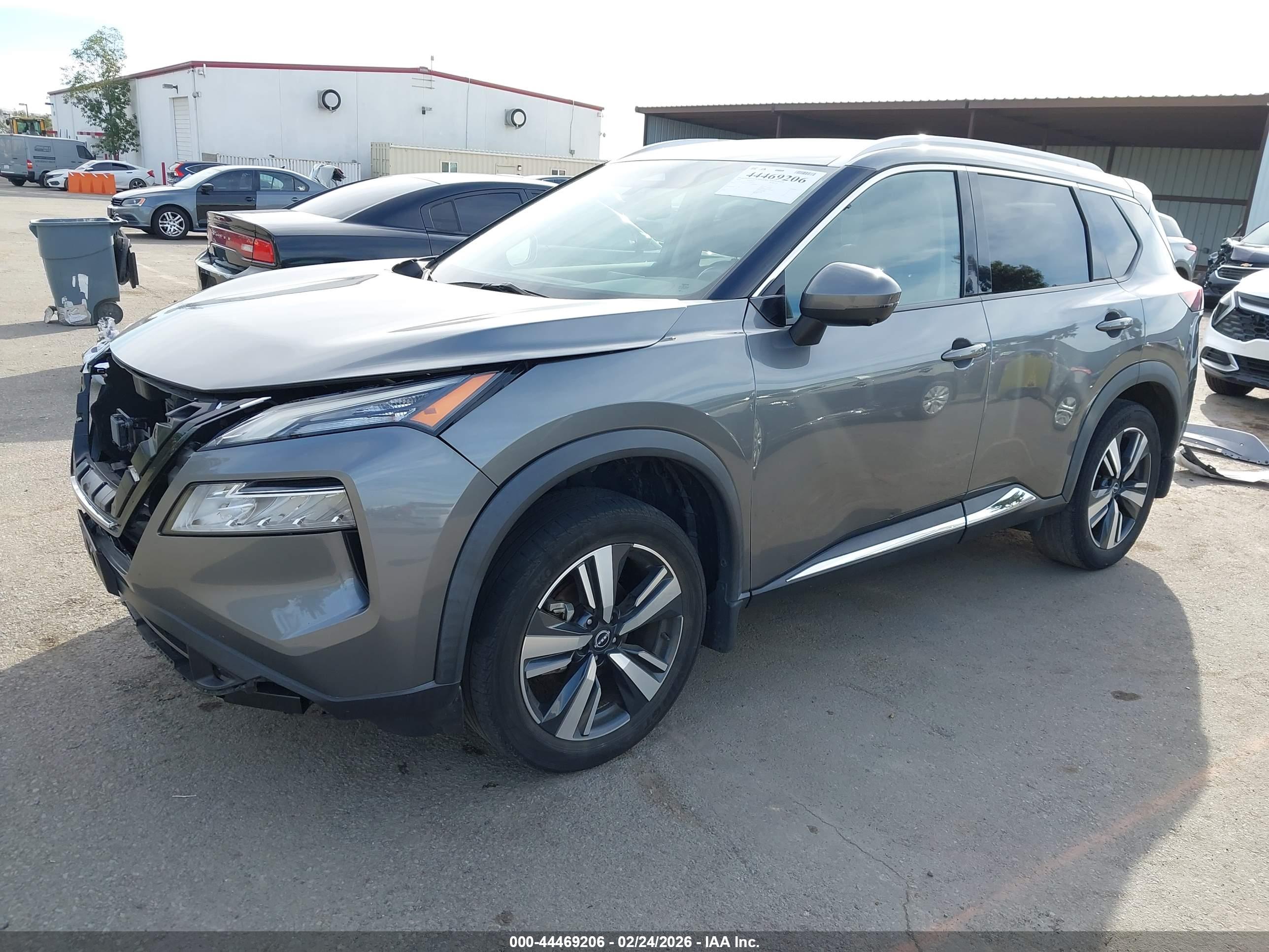 NISSAN ROGUE image 2
