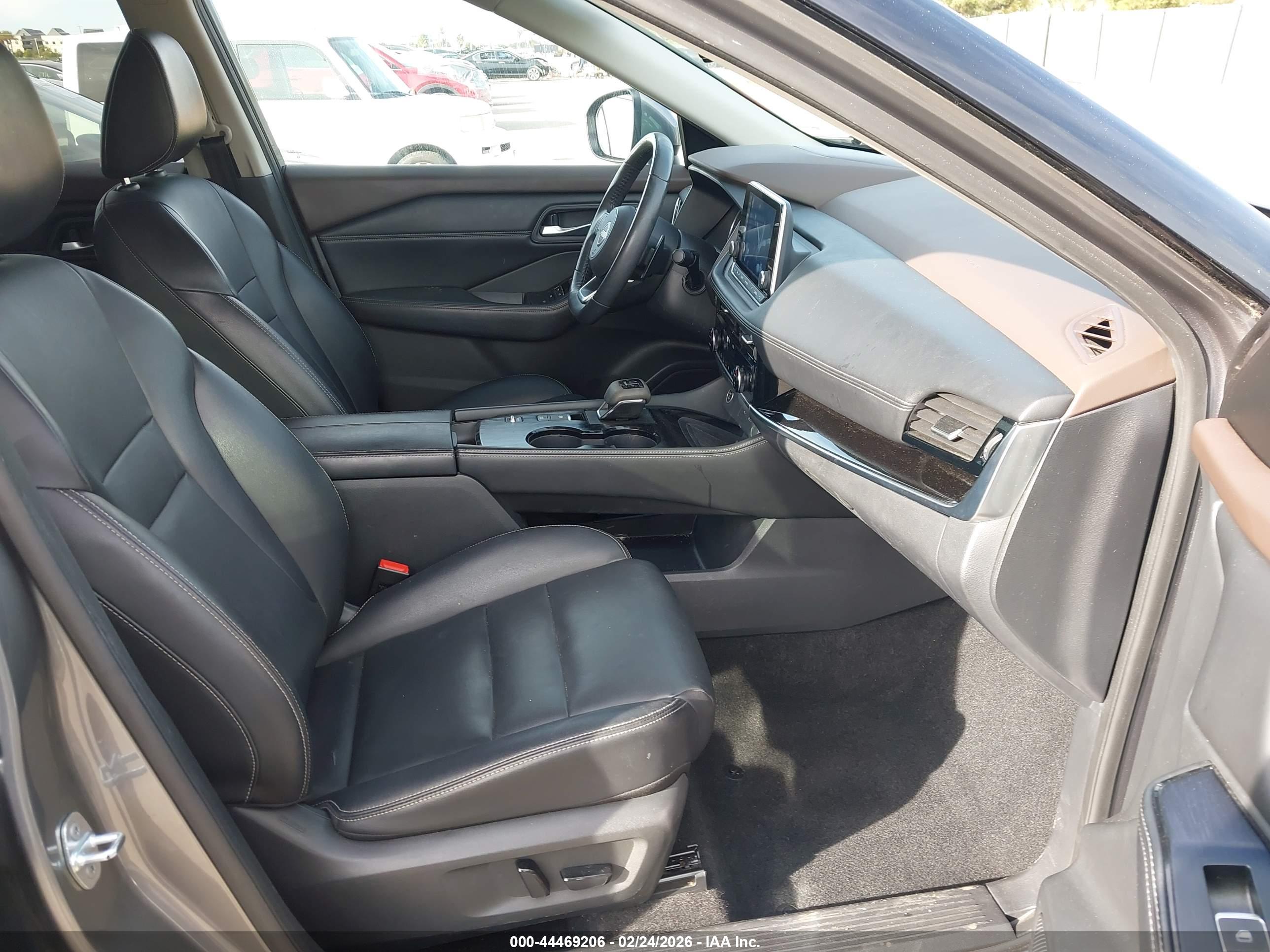NISSAN ROGUE image 5