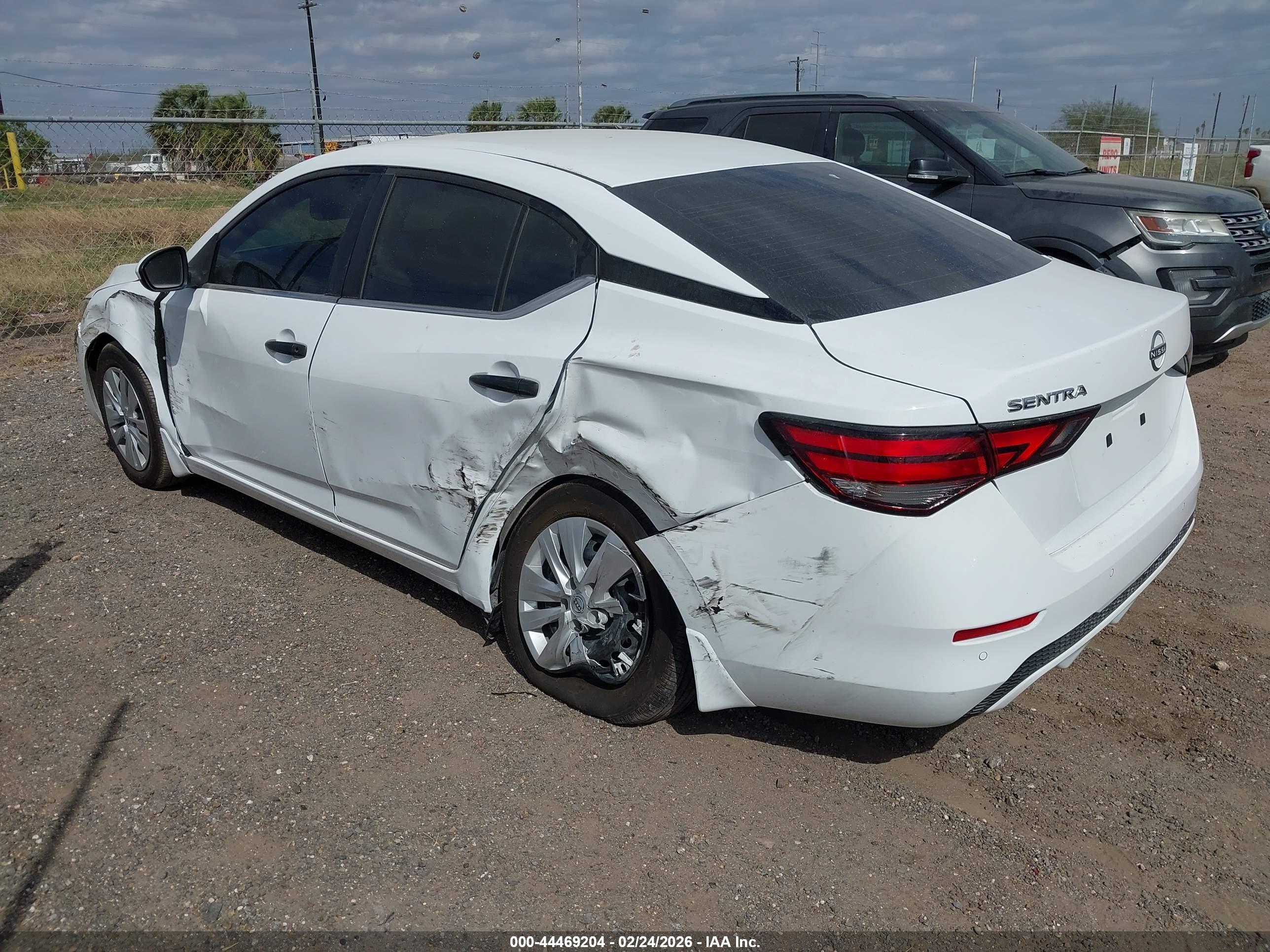 NISSAN SENTRA image 3