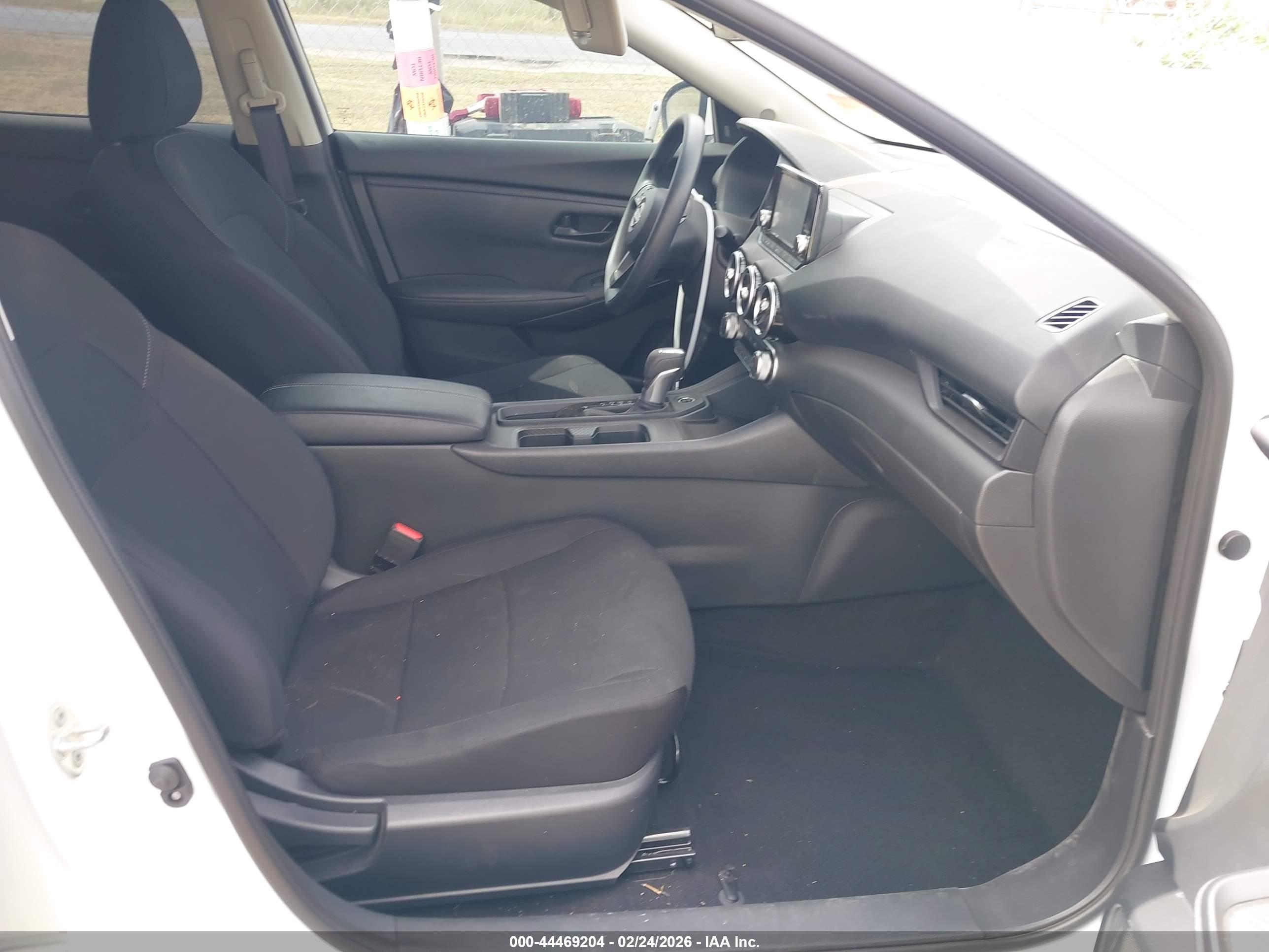 NISSAN SENTRA image 5