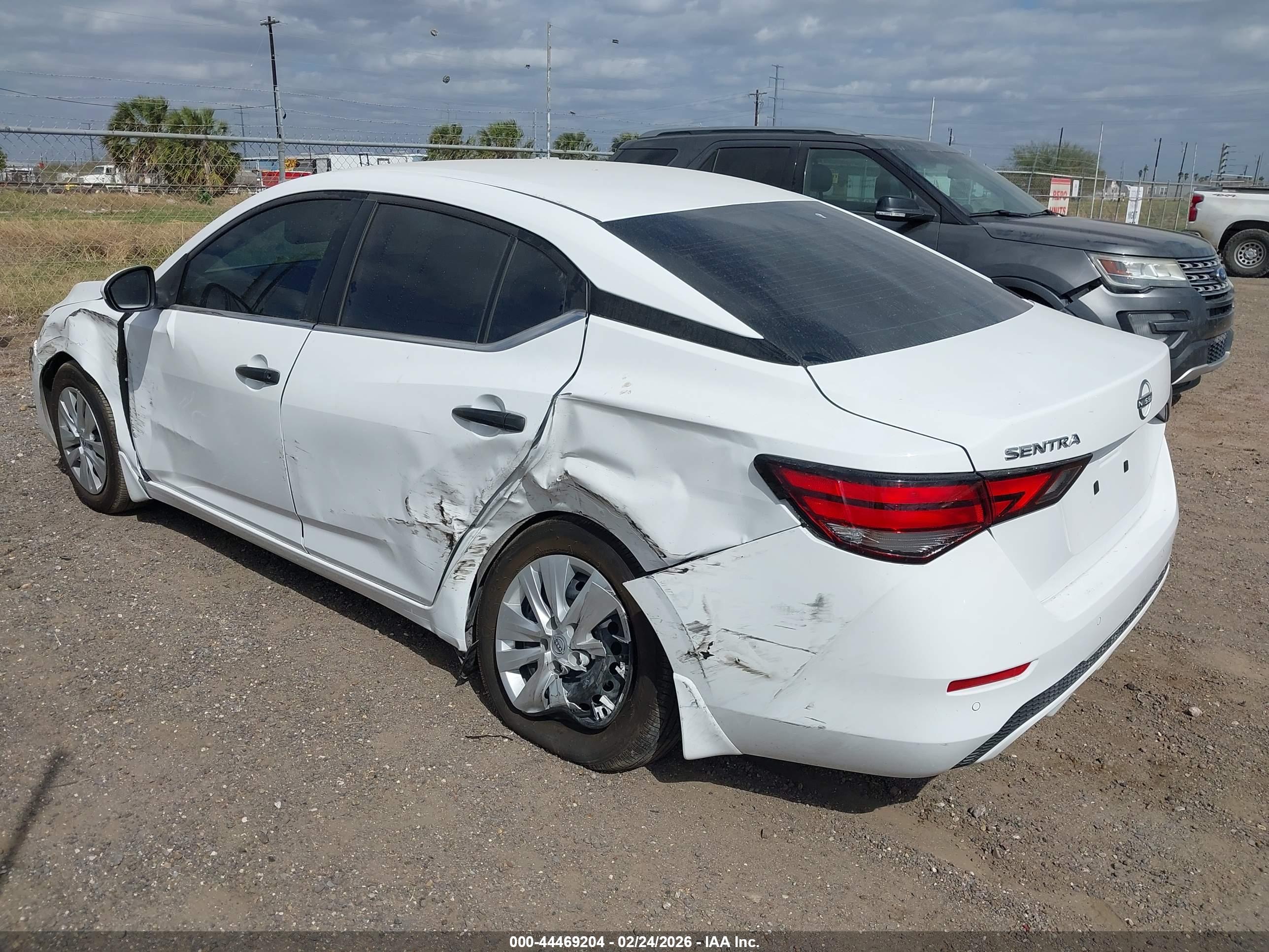 NISSAN SENTRA image 6