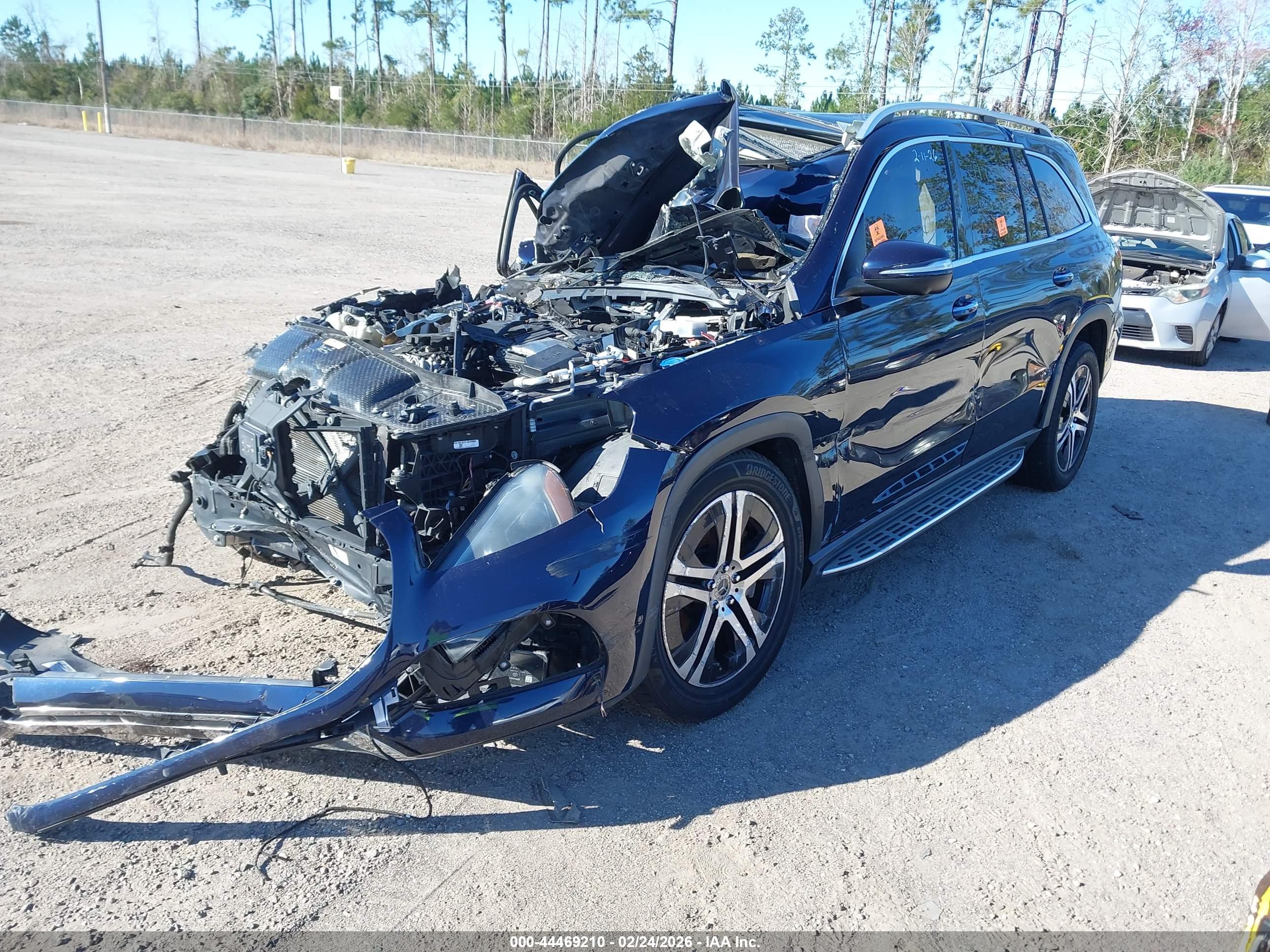 MERCEDES-BENZ GLS image 2