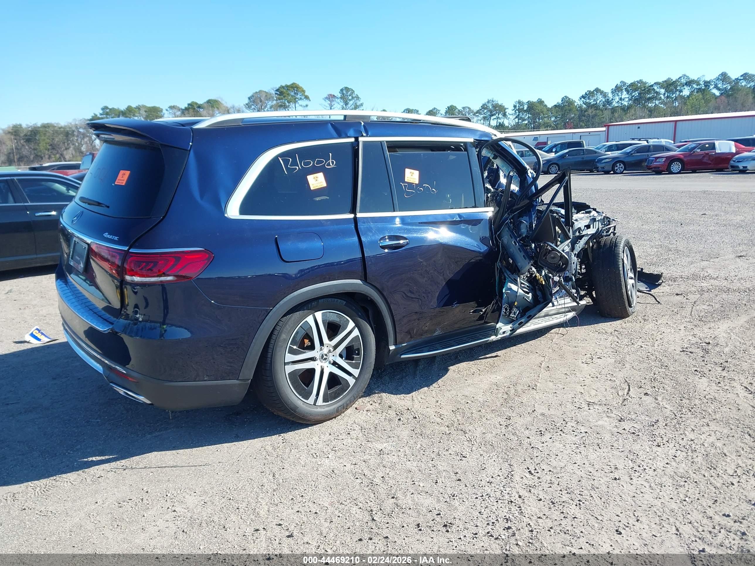 MERCEDES-BENZ GLS image 4