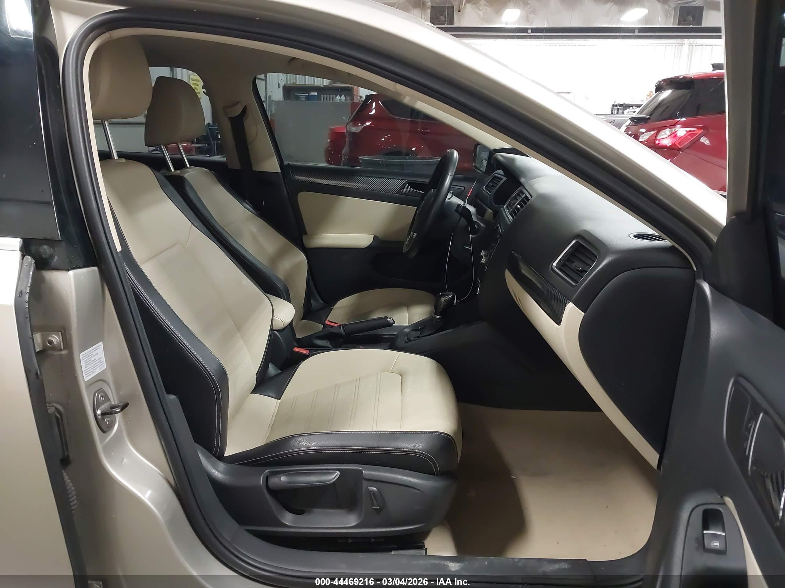 VOLKSWAGEN JETTA image 5