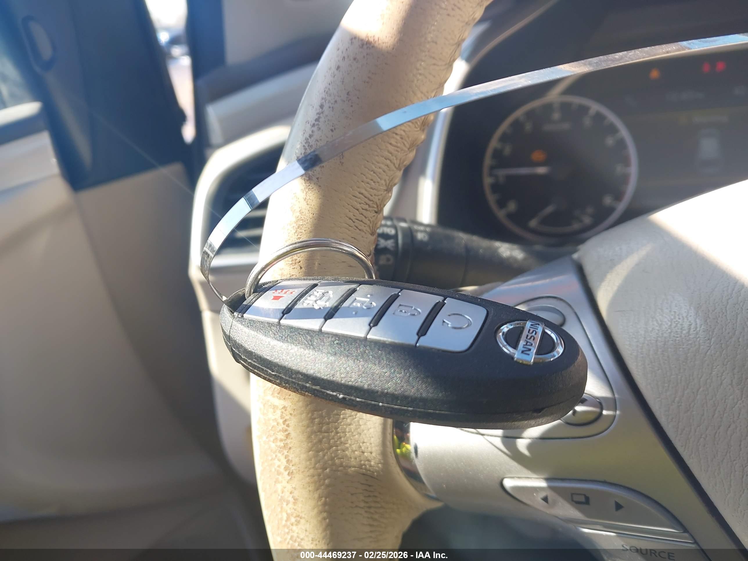 NISSAN MURANO image 11