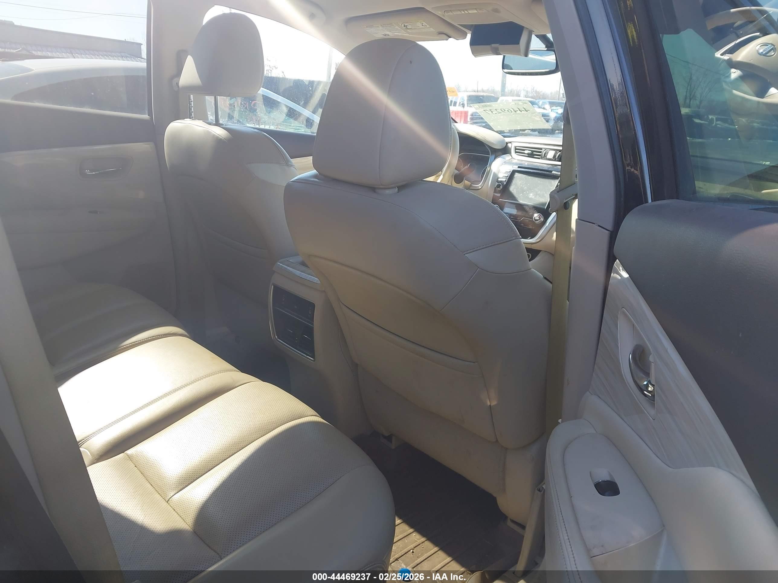 NISSAN MURANO image 8