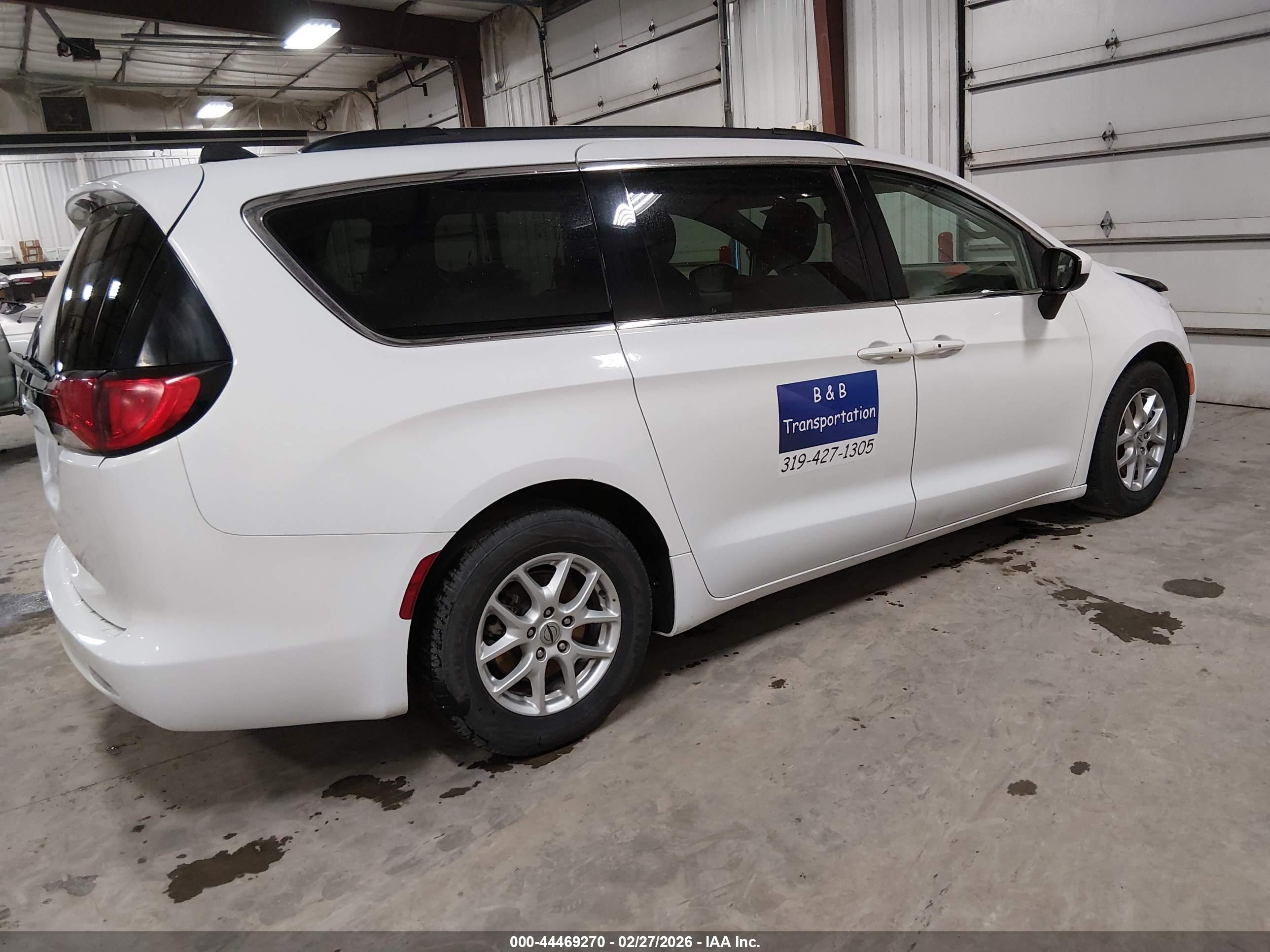 CHRYSLER VOYAGER image 4