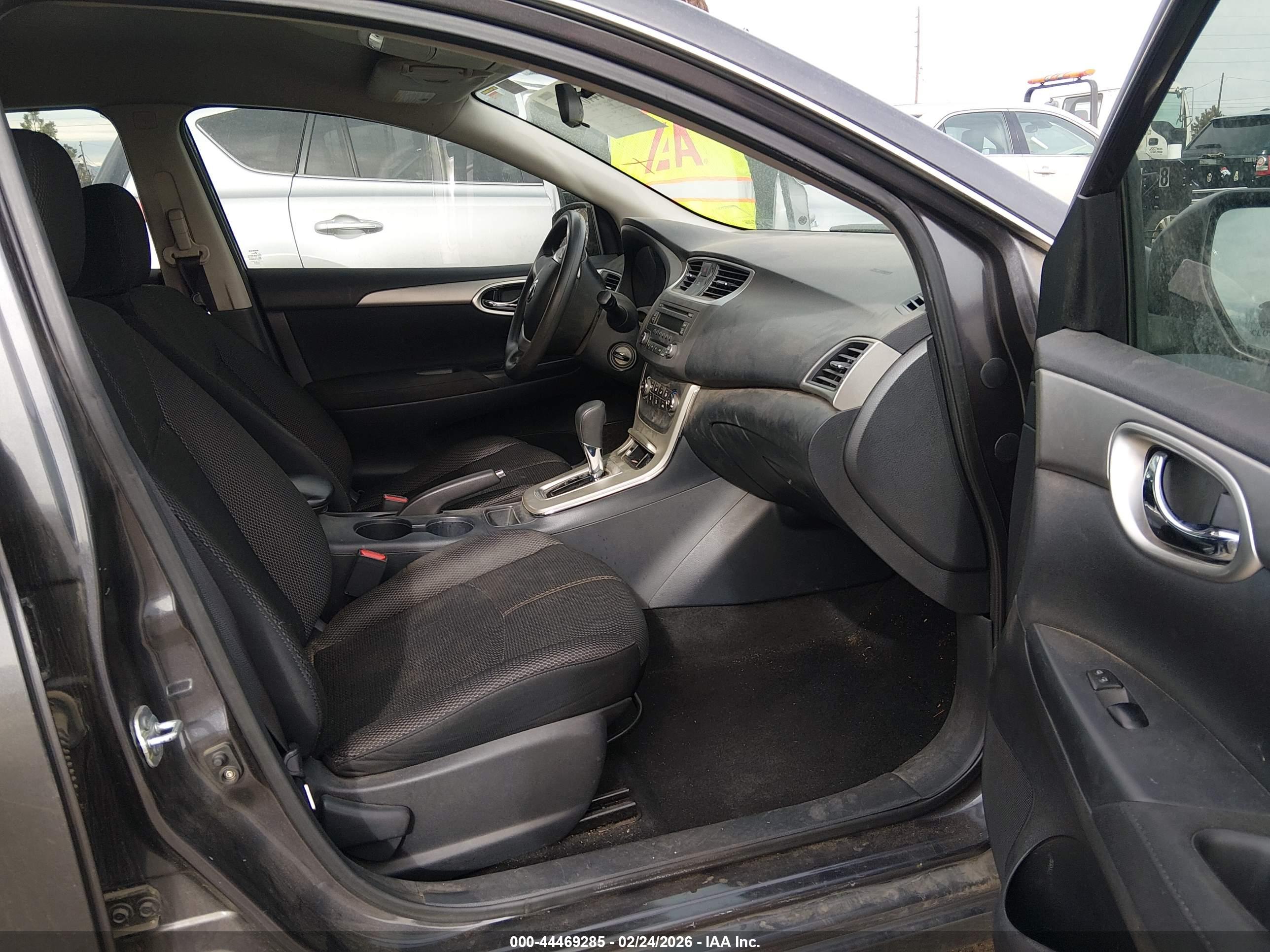 NISSAN SENTRA image 5