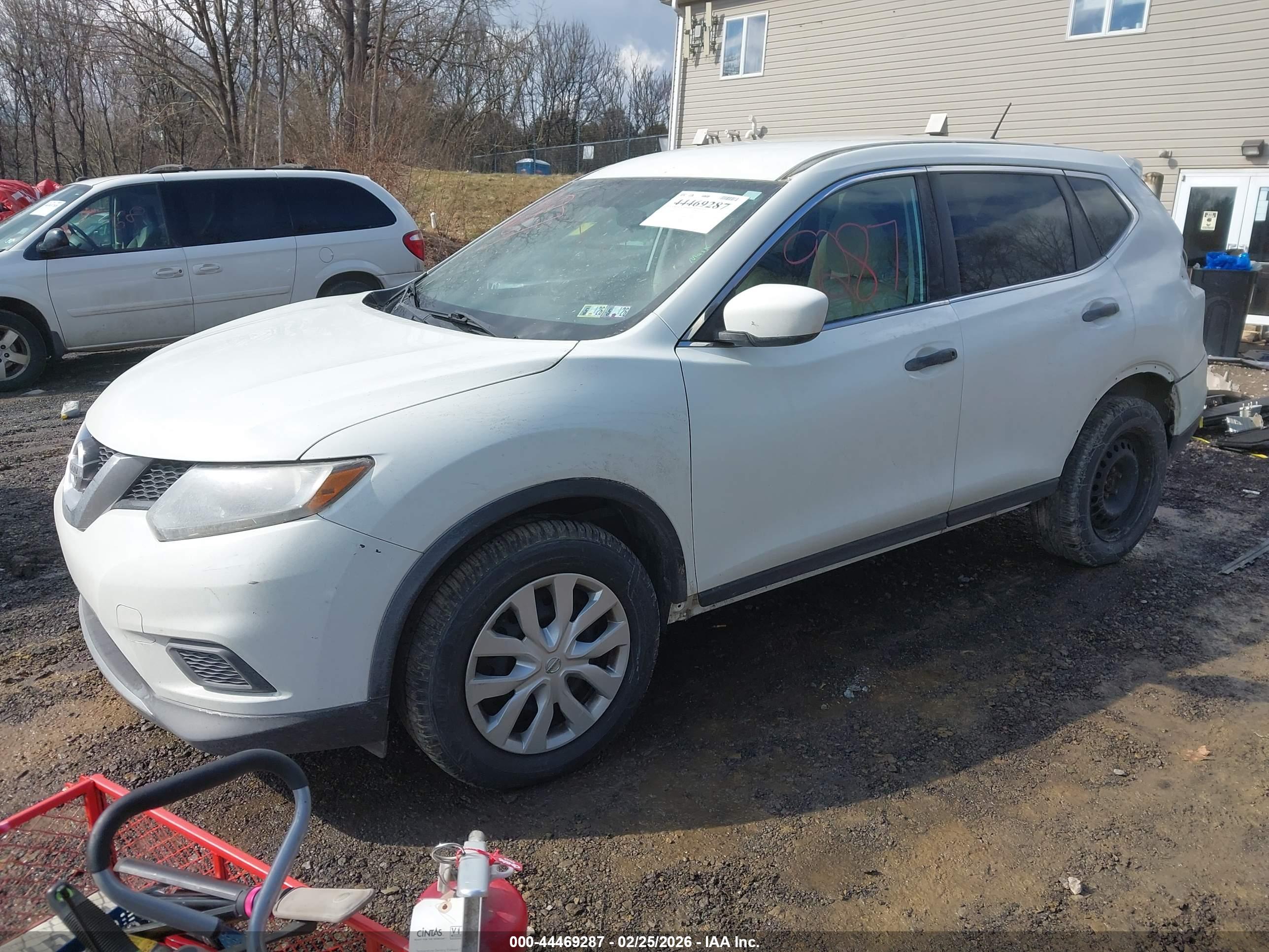 NISSAN ROGUE image 2