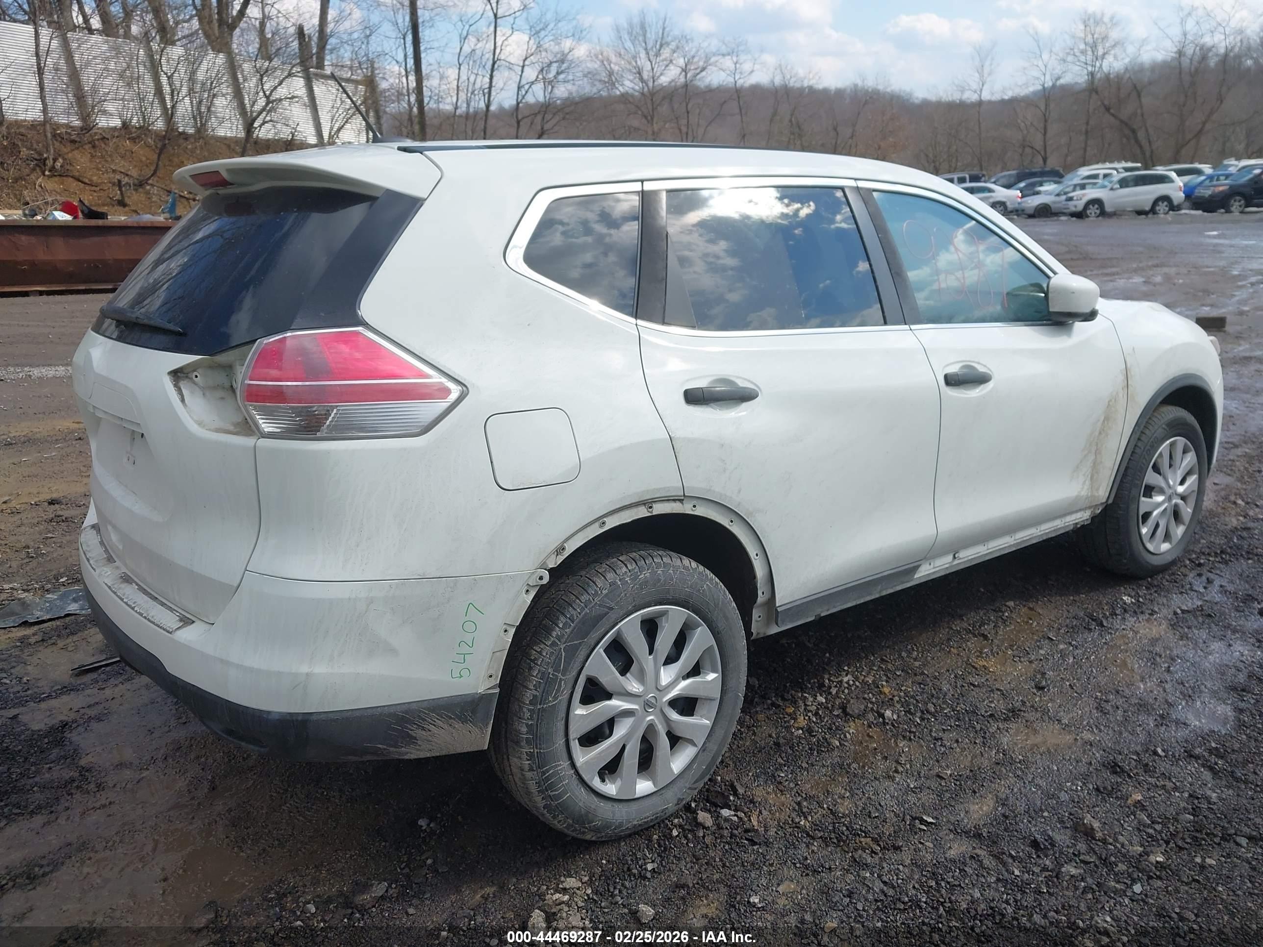 NISSAN ROGUE image 4