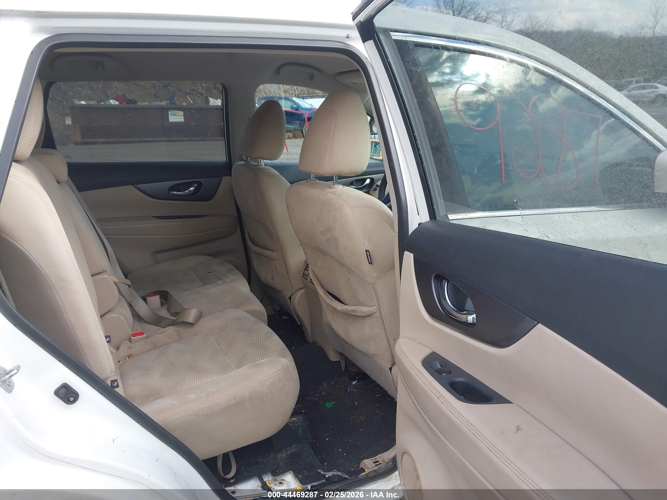 NISSAN ROGUE image 8