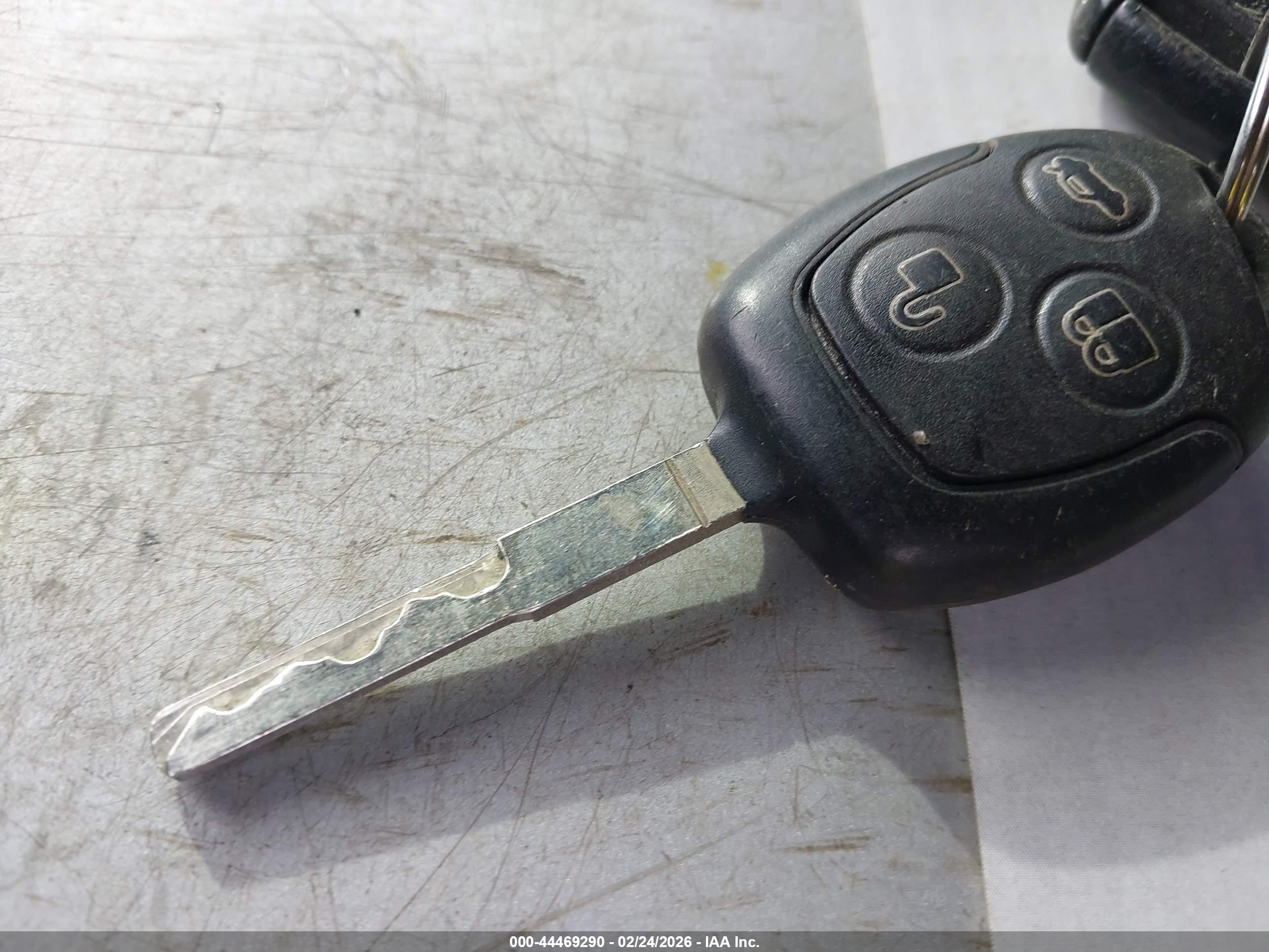 FORD FIESTA image 11