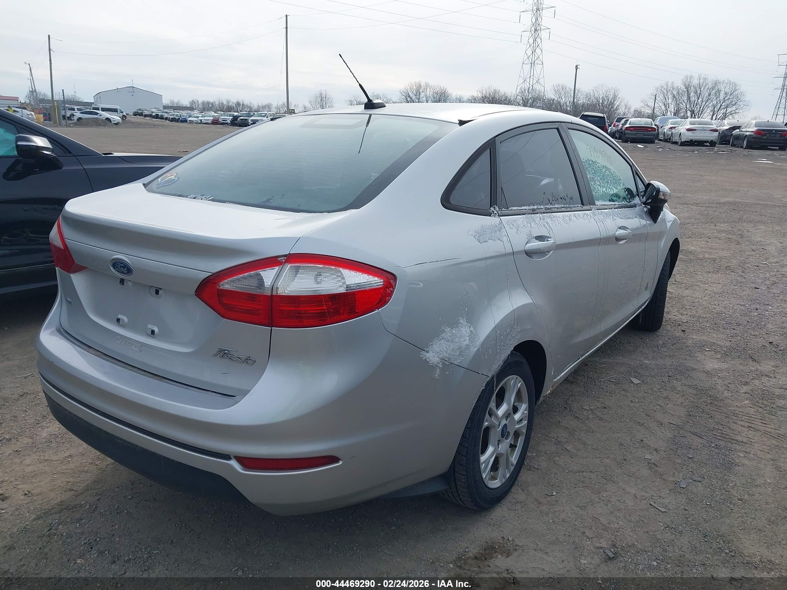 FORD FIESTA image 4
