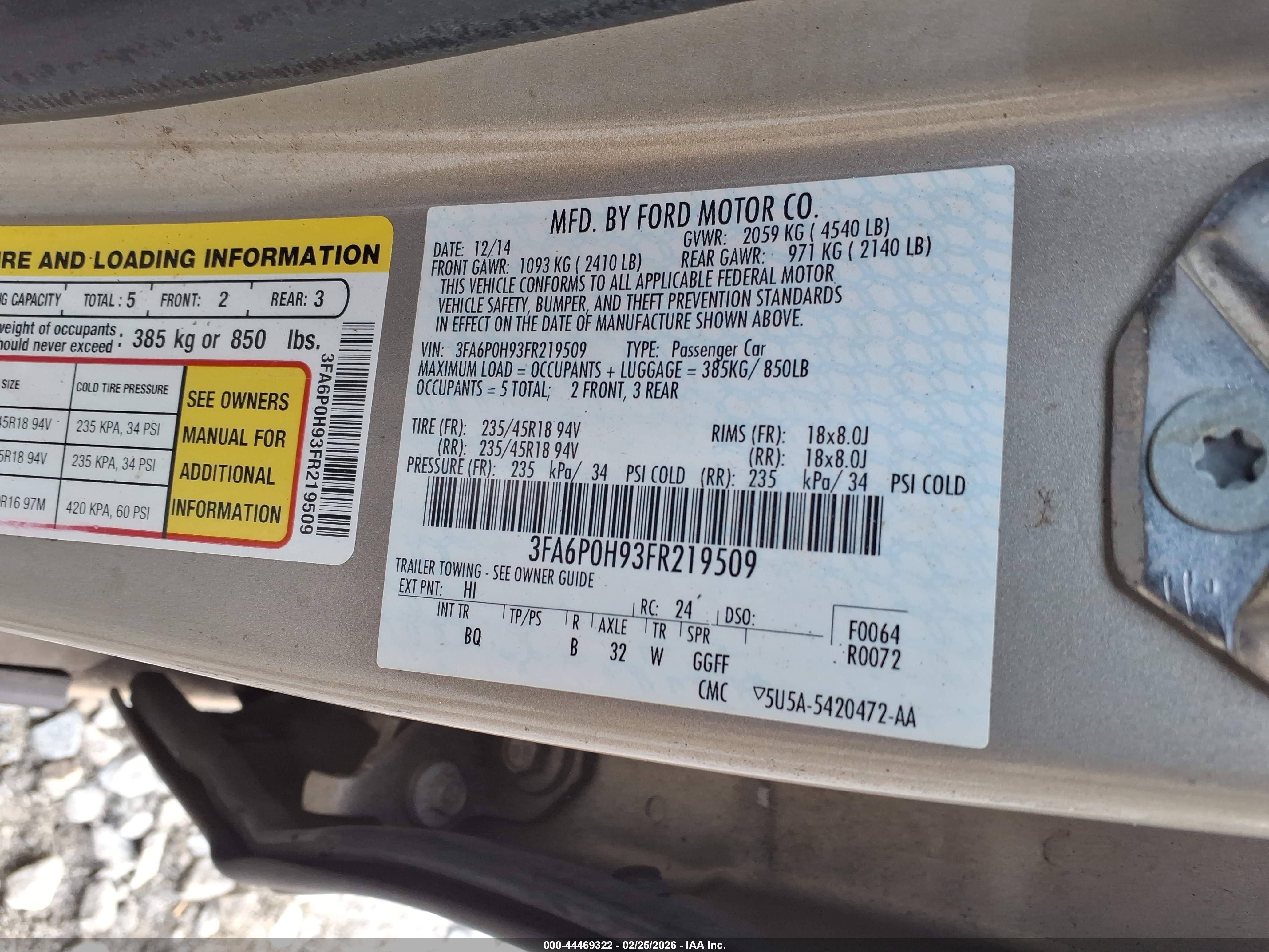 FORD FUSION image 9