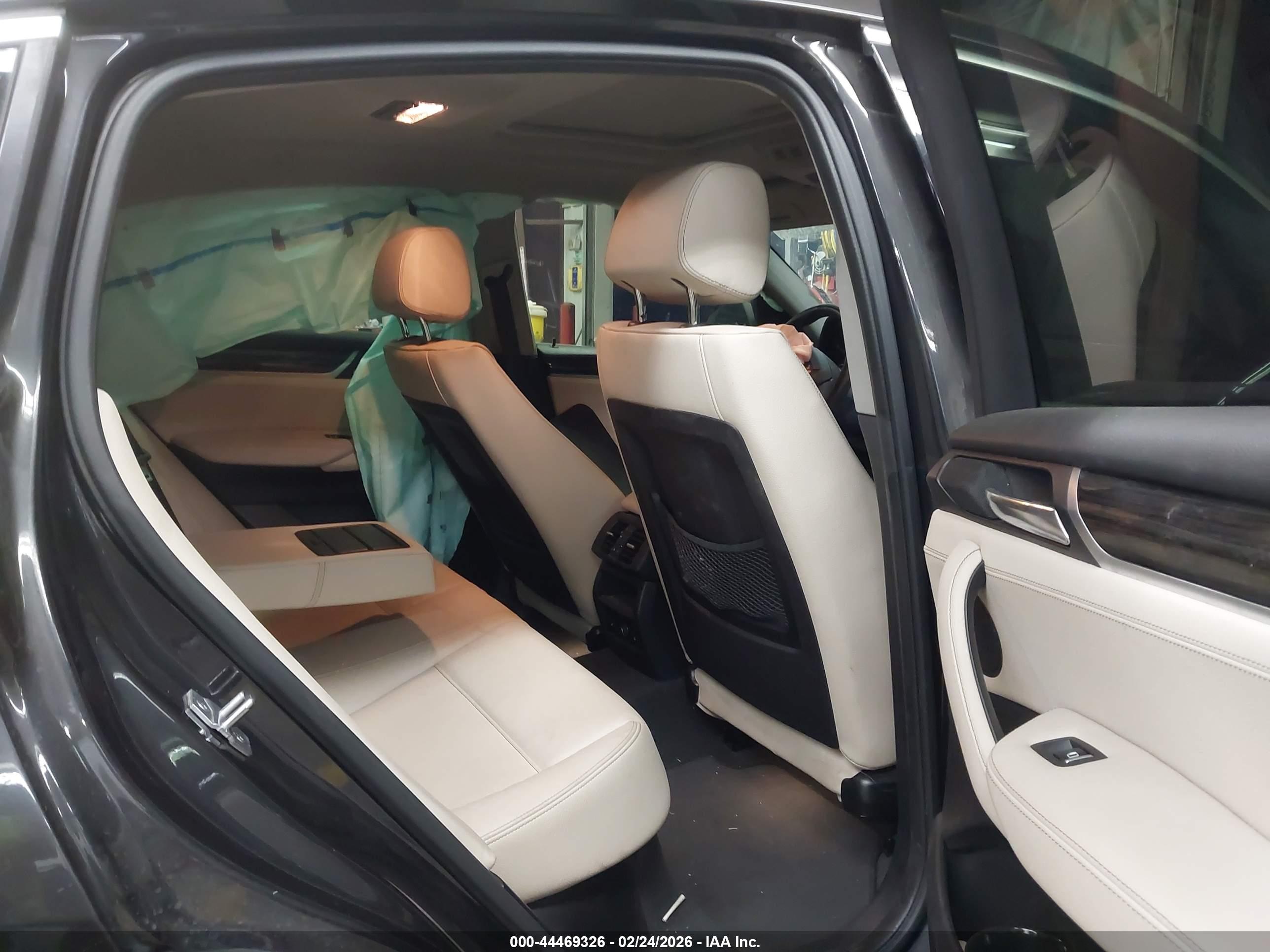 BMW X4 image 8