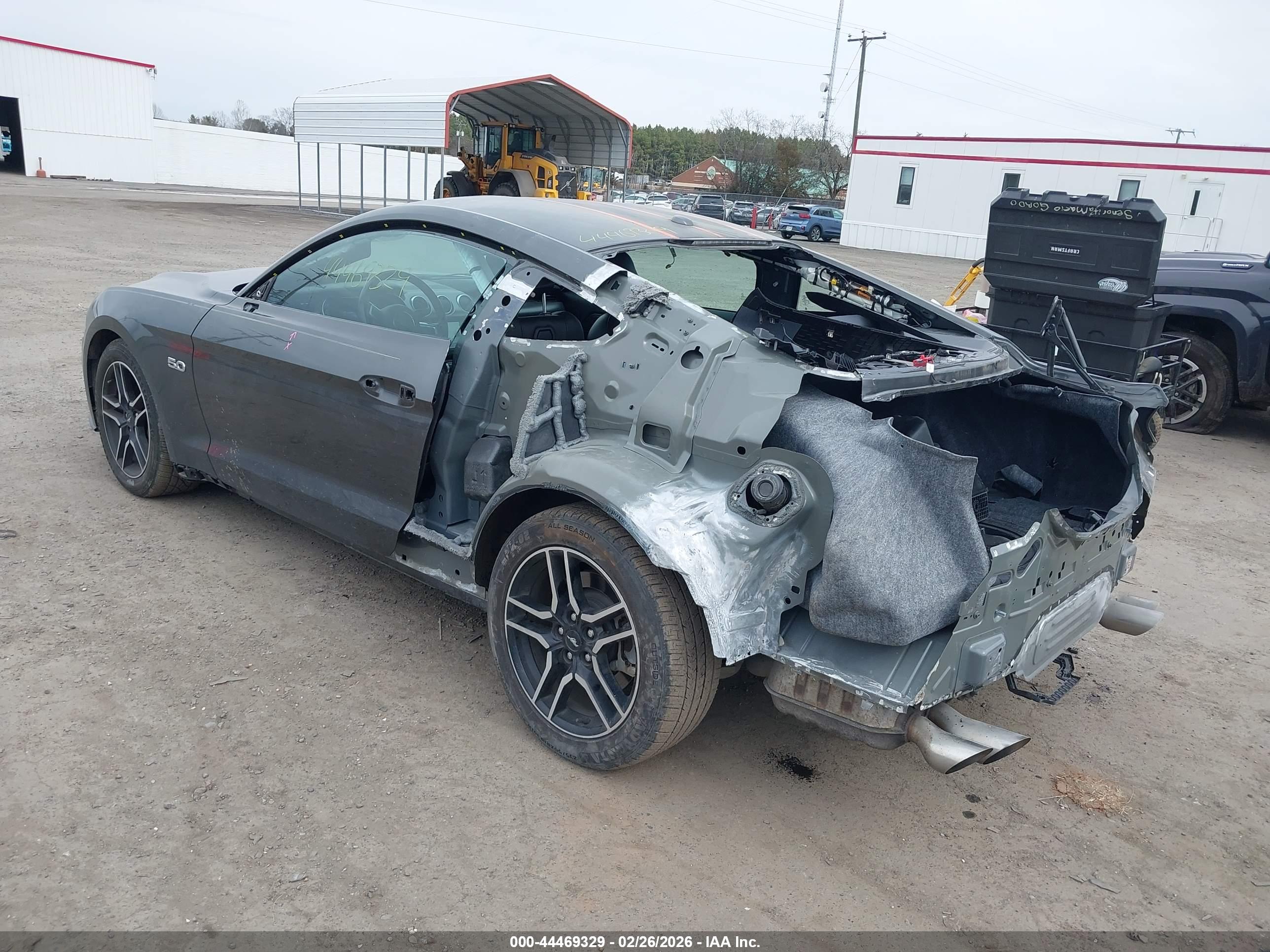 FORD MUSTANG image 3