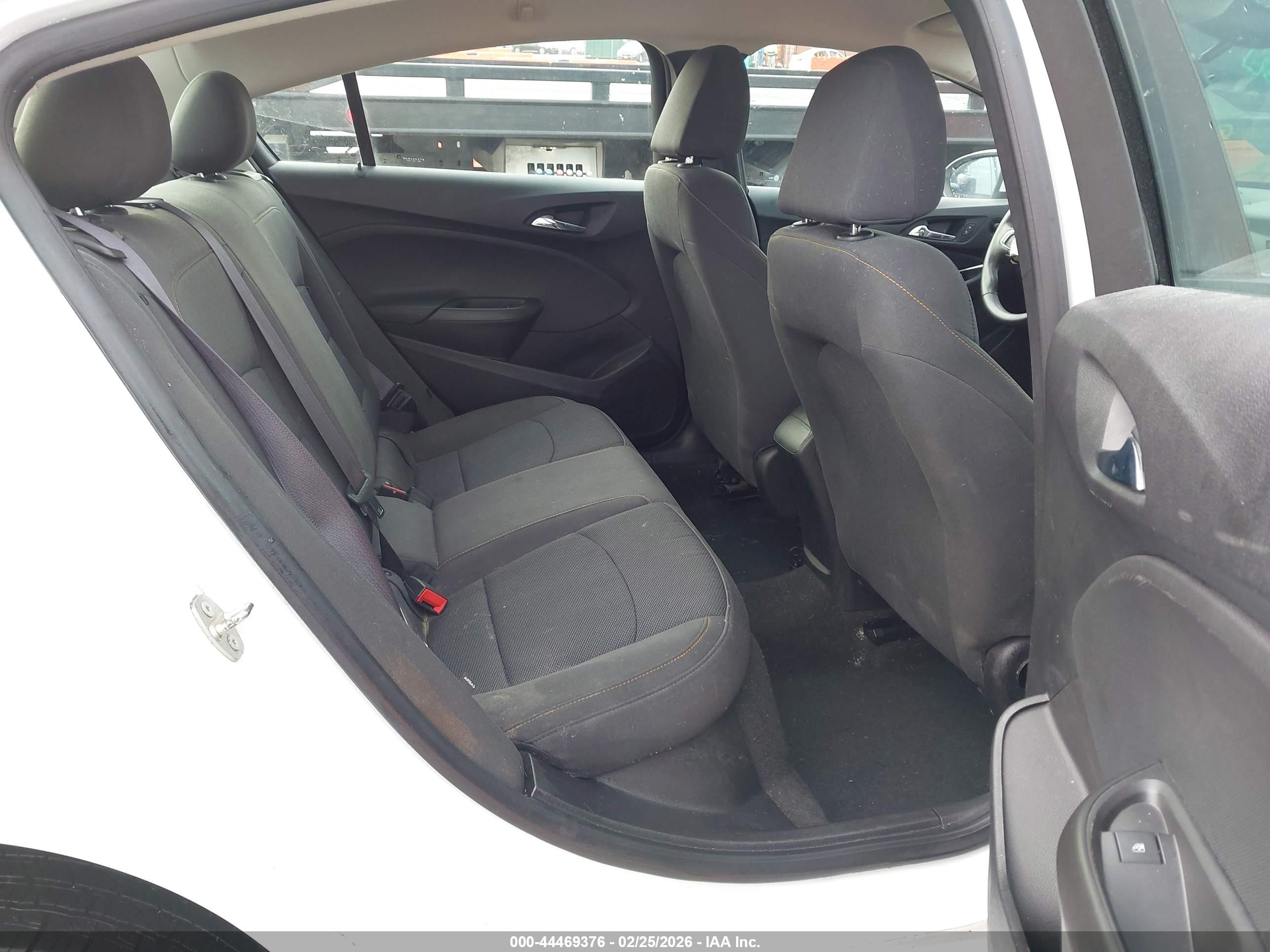 CHEVROLET CRUZE image 8