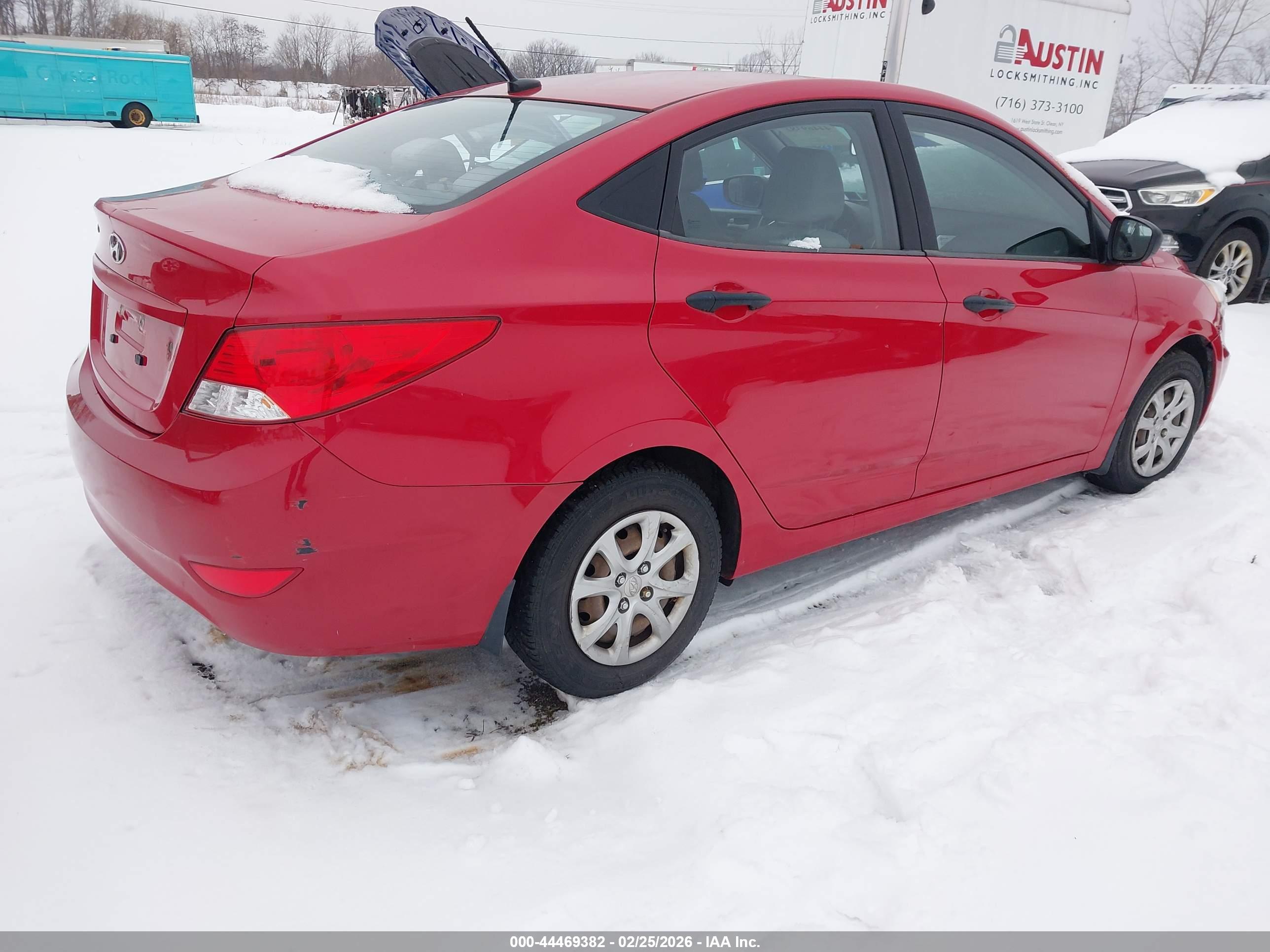 HYUNDAI ACCENT image 4