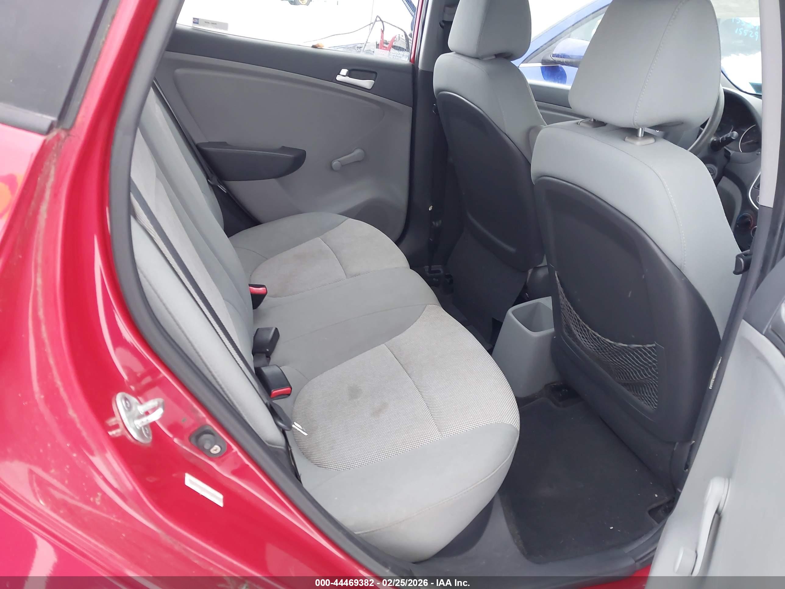 HYUNDAI ACCENT image 8