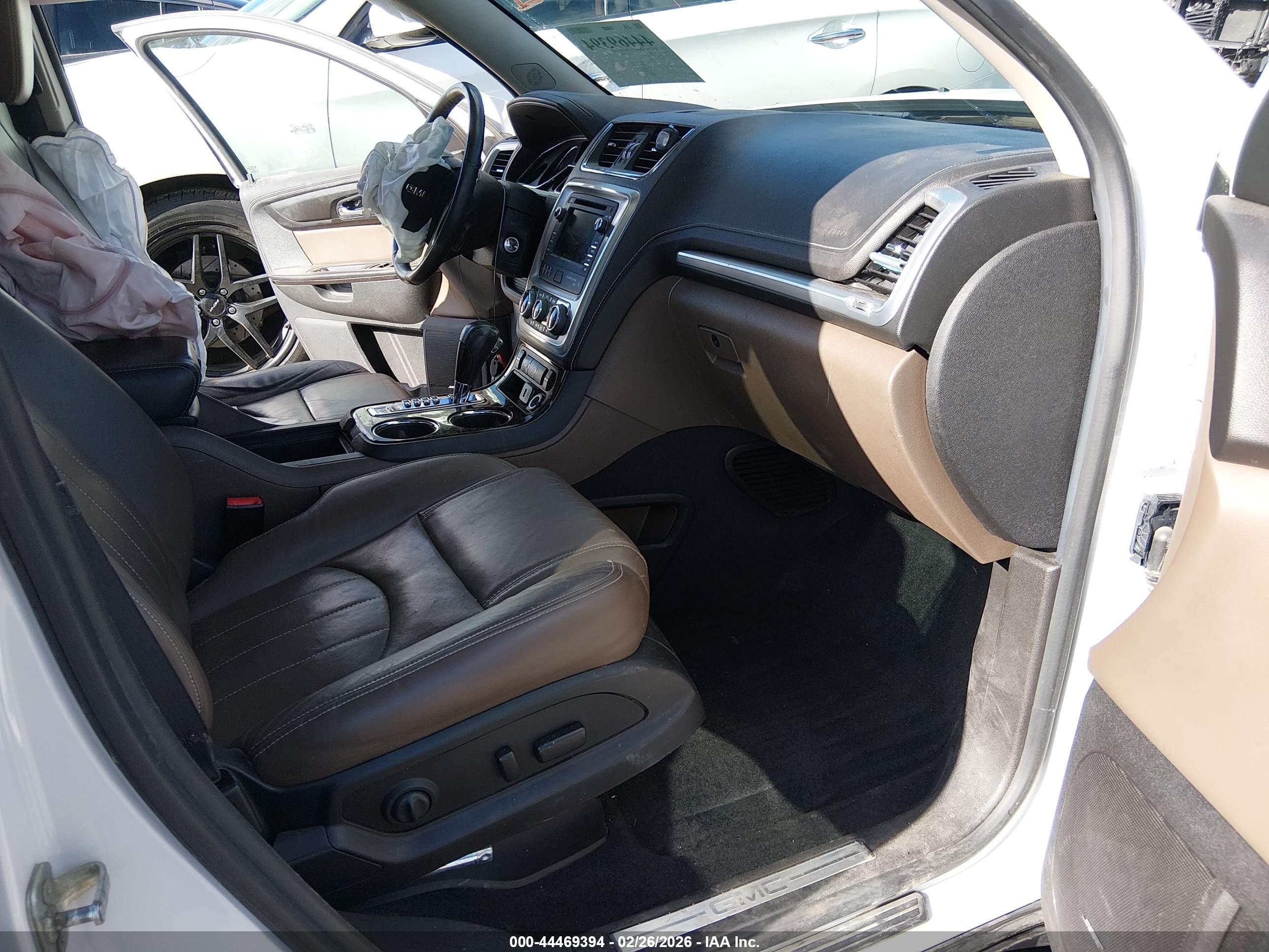 GMC ACADIA image 5
