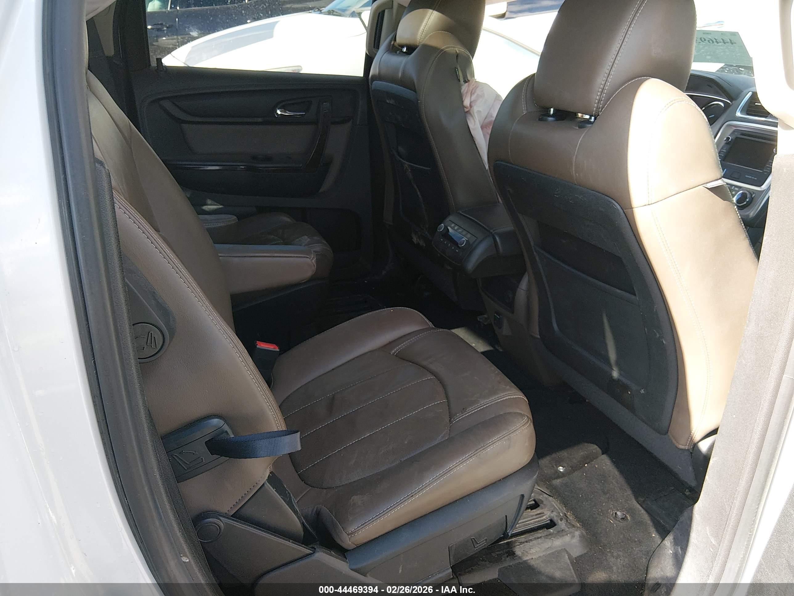 GMC ACADIA image 8