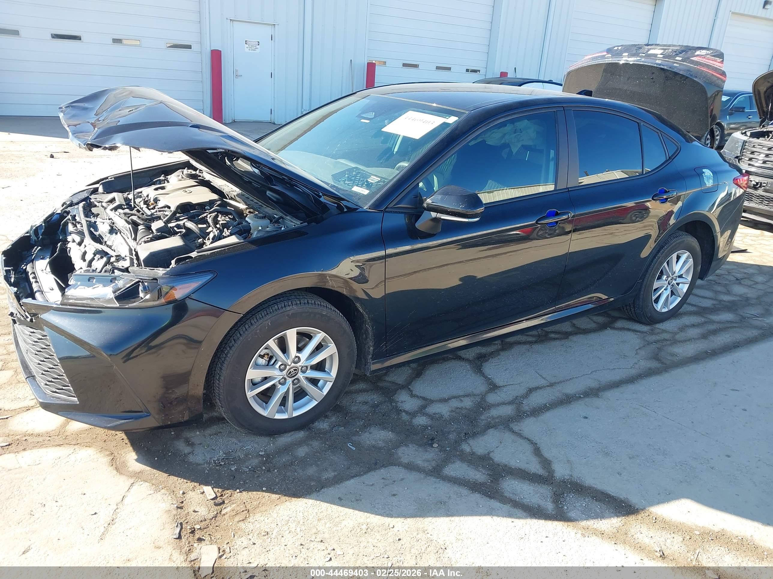 TOYOTA CAMRY image 2