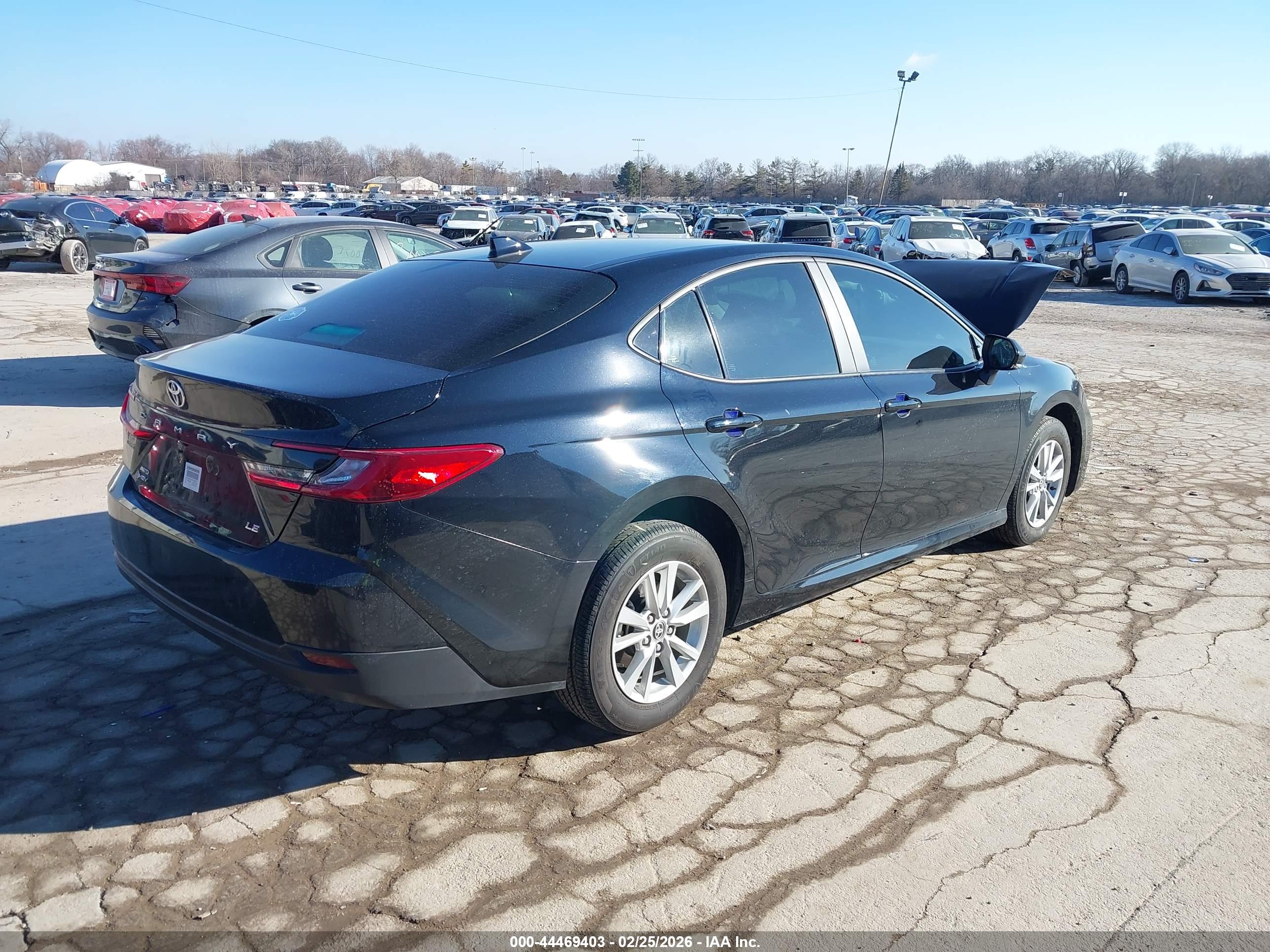 TOYOTA CAMRY image 4