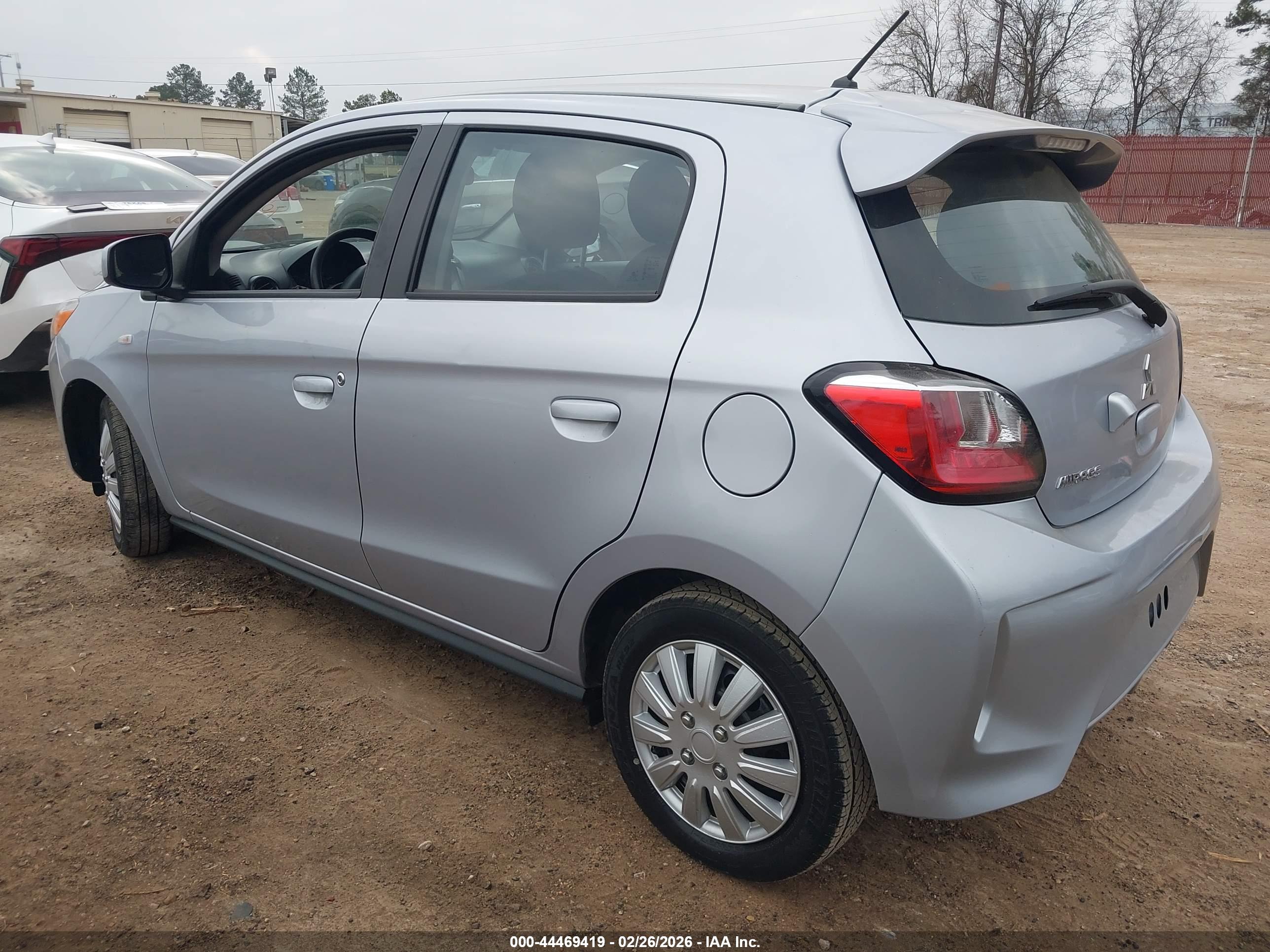 MITSUBISHI MIRAGE image 3