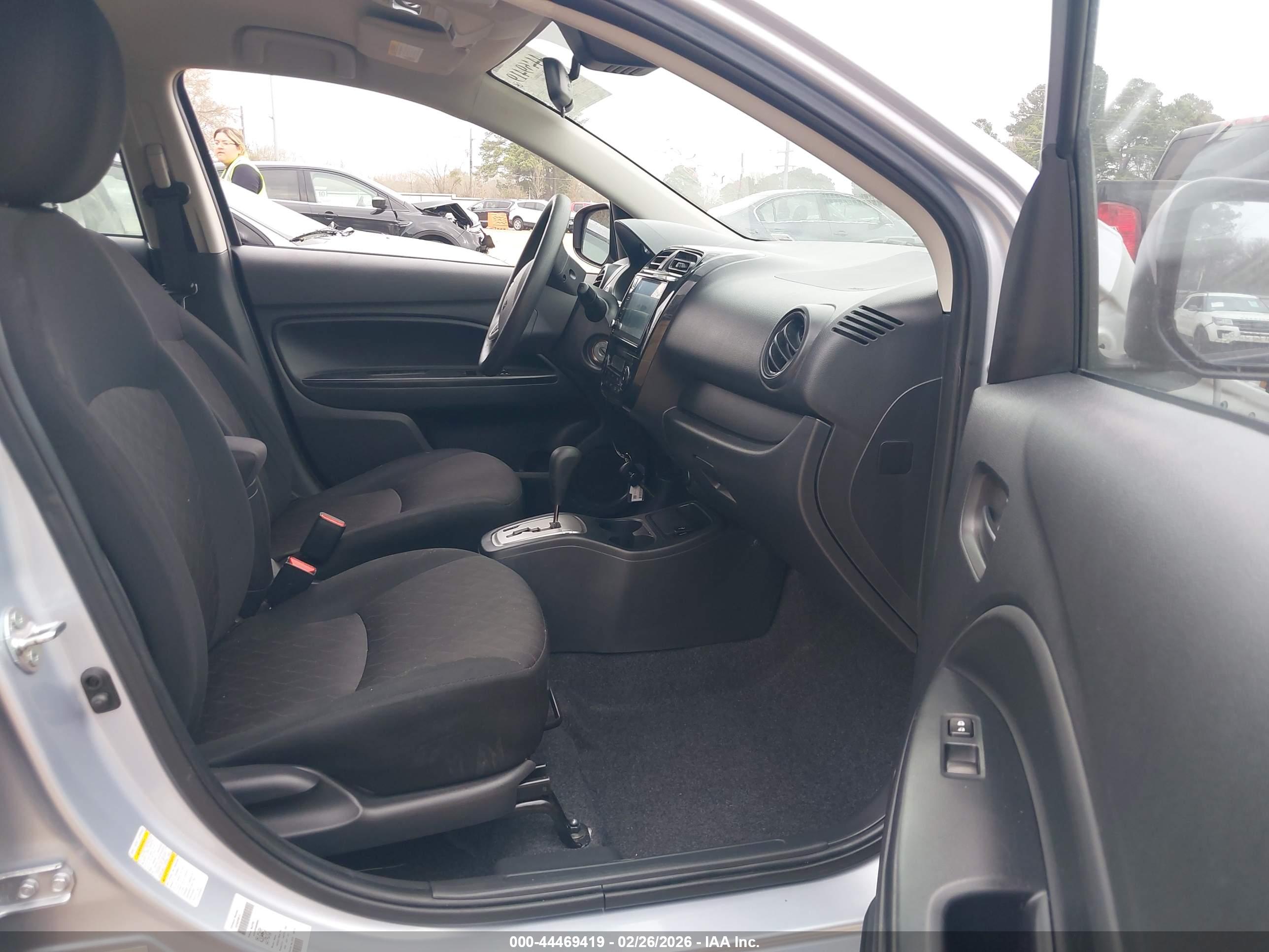 MITSUBISHI MIRAGE image 5