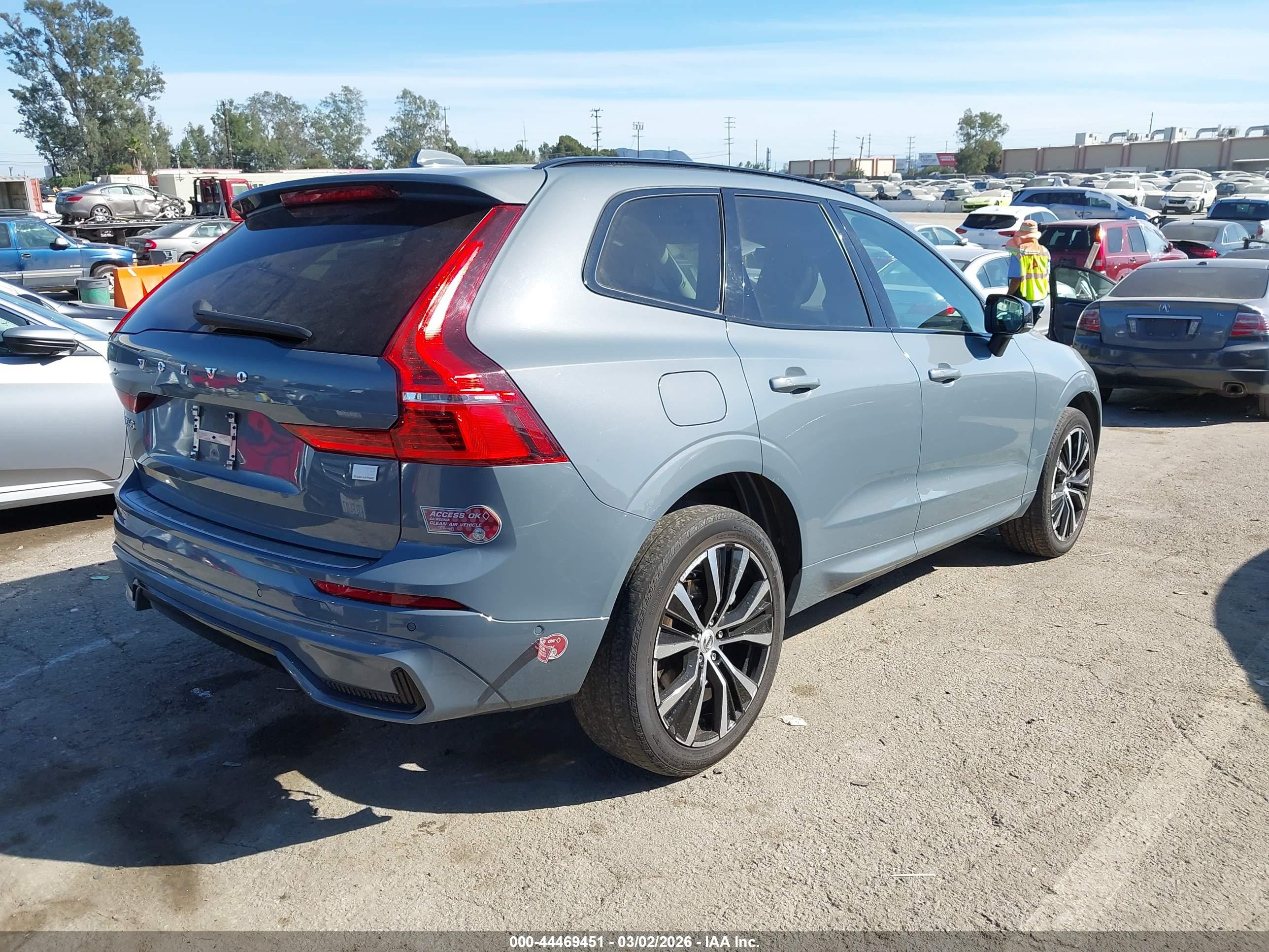 VOLVO XC60 image 4