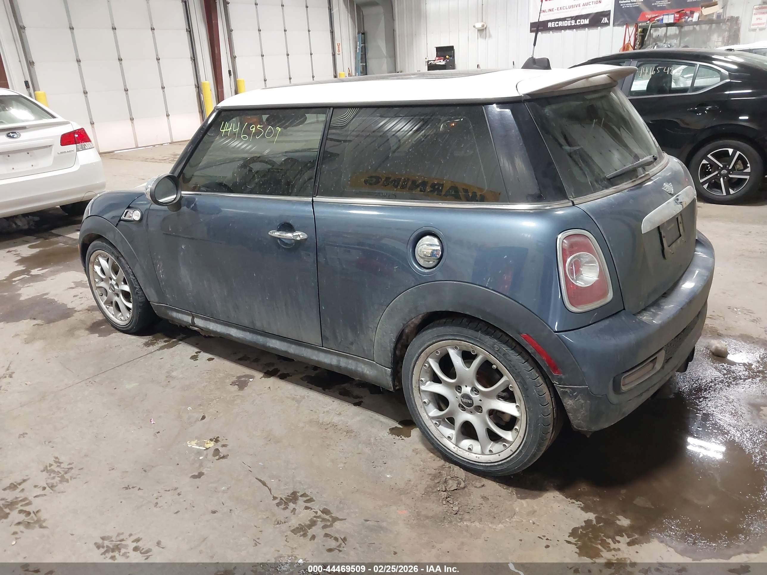MINI COOPER image 3
