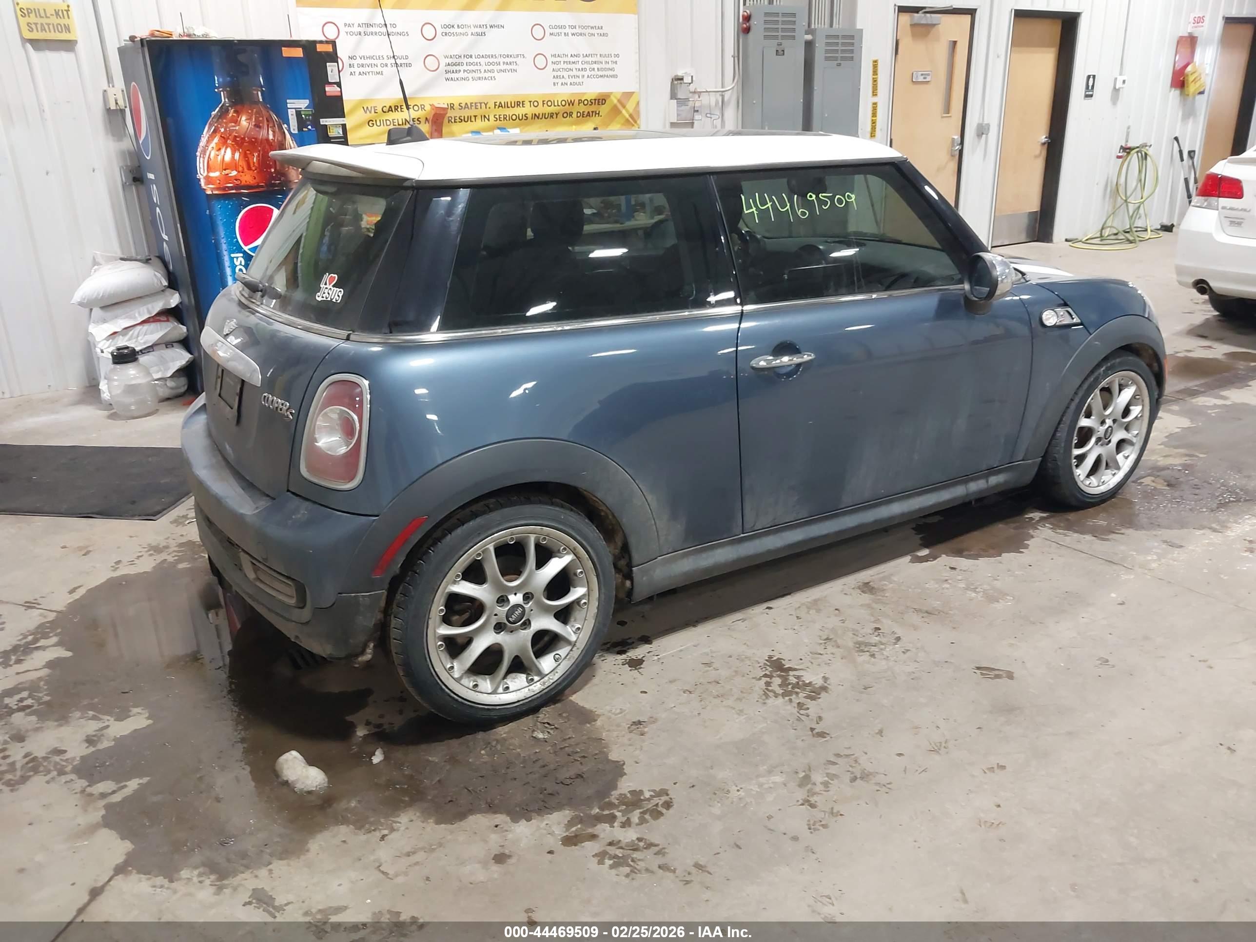MINI COOPER image 4