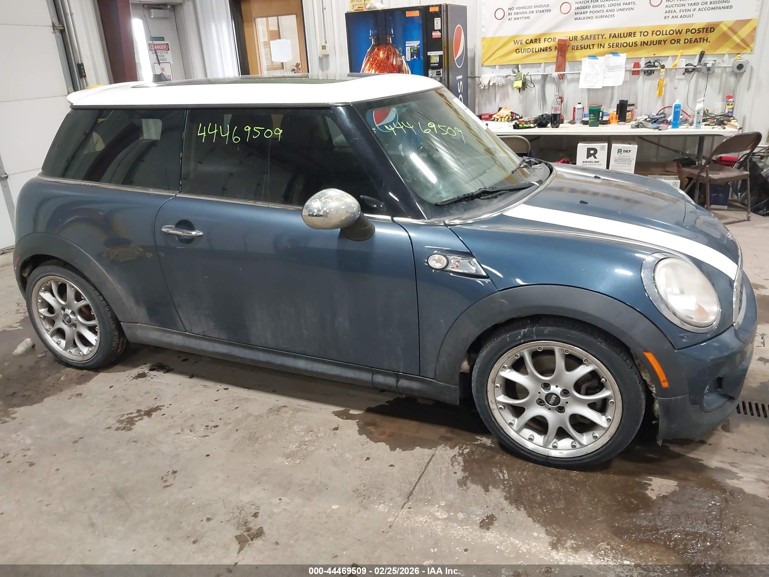MINI COOPER image 6